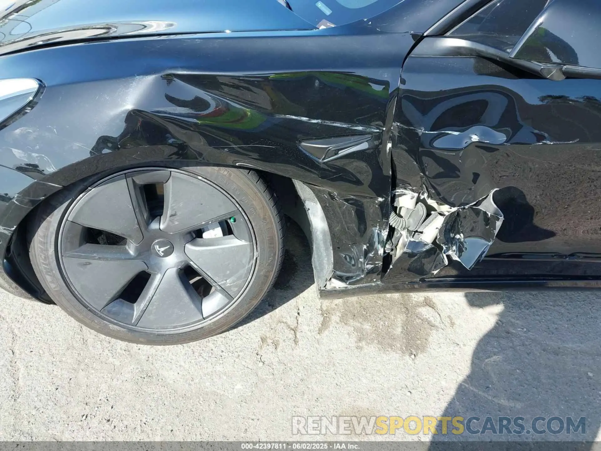 6 Photograph of a damaged car 5YJ3E1EA1NF103460 TESLA MODEL 3 2022