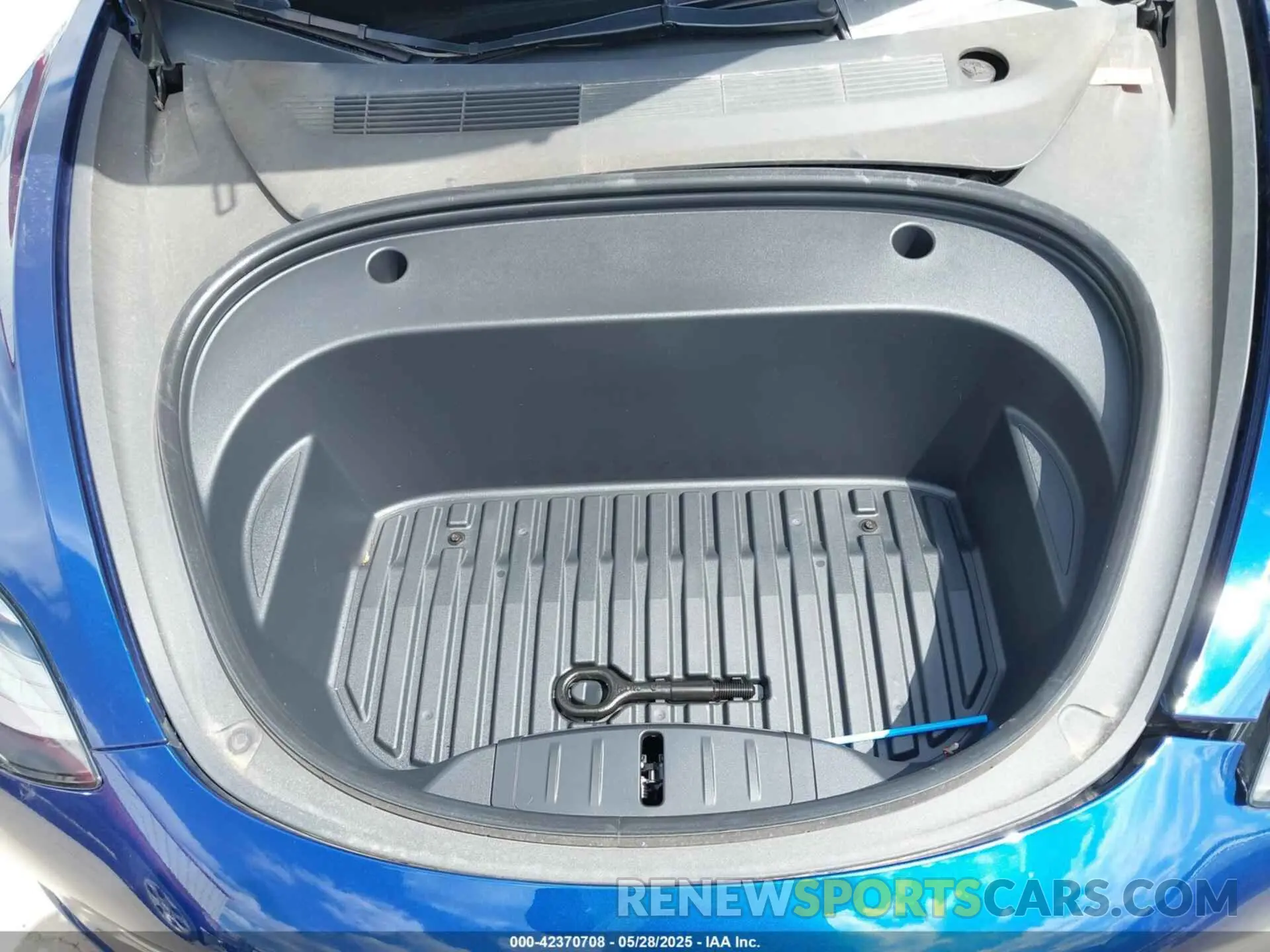10 Photograph of a damaged car 5YJ3E1EA1NF113535 TESLA MODEL 3 2022