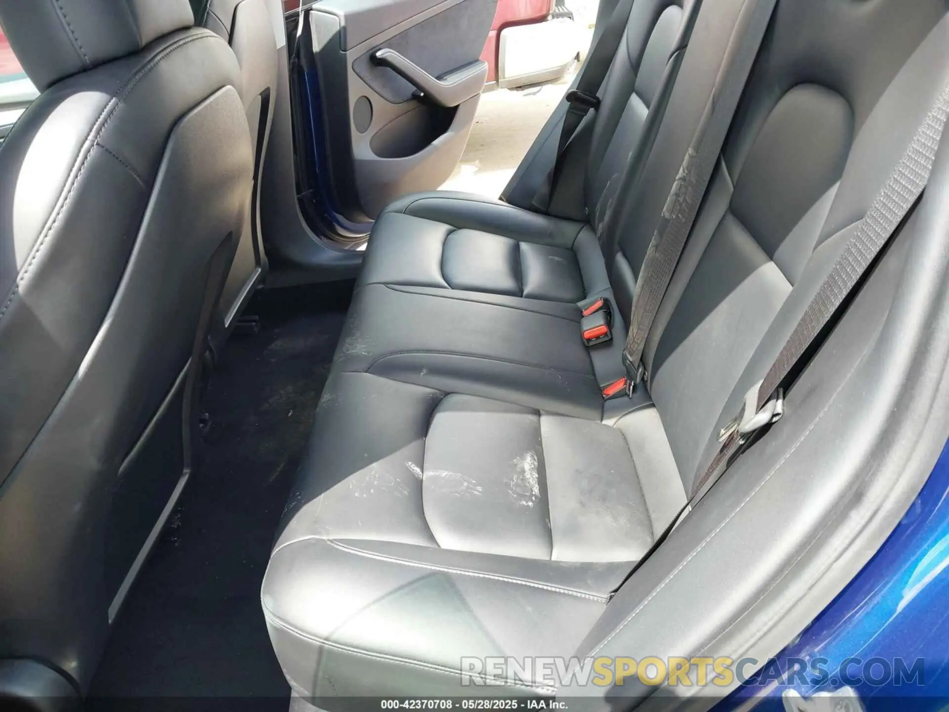 8 Photograph of a damaged car 5YJ3E1EA1NF113535 TESLA MODEL 3 2022