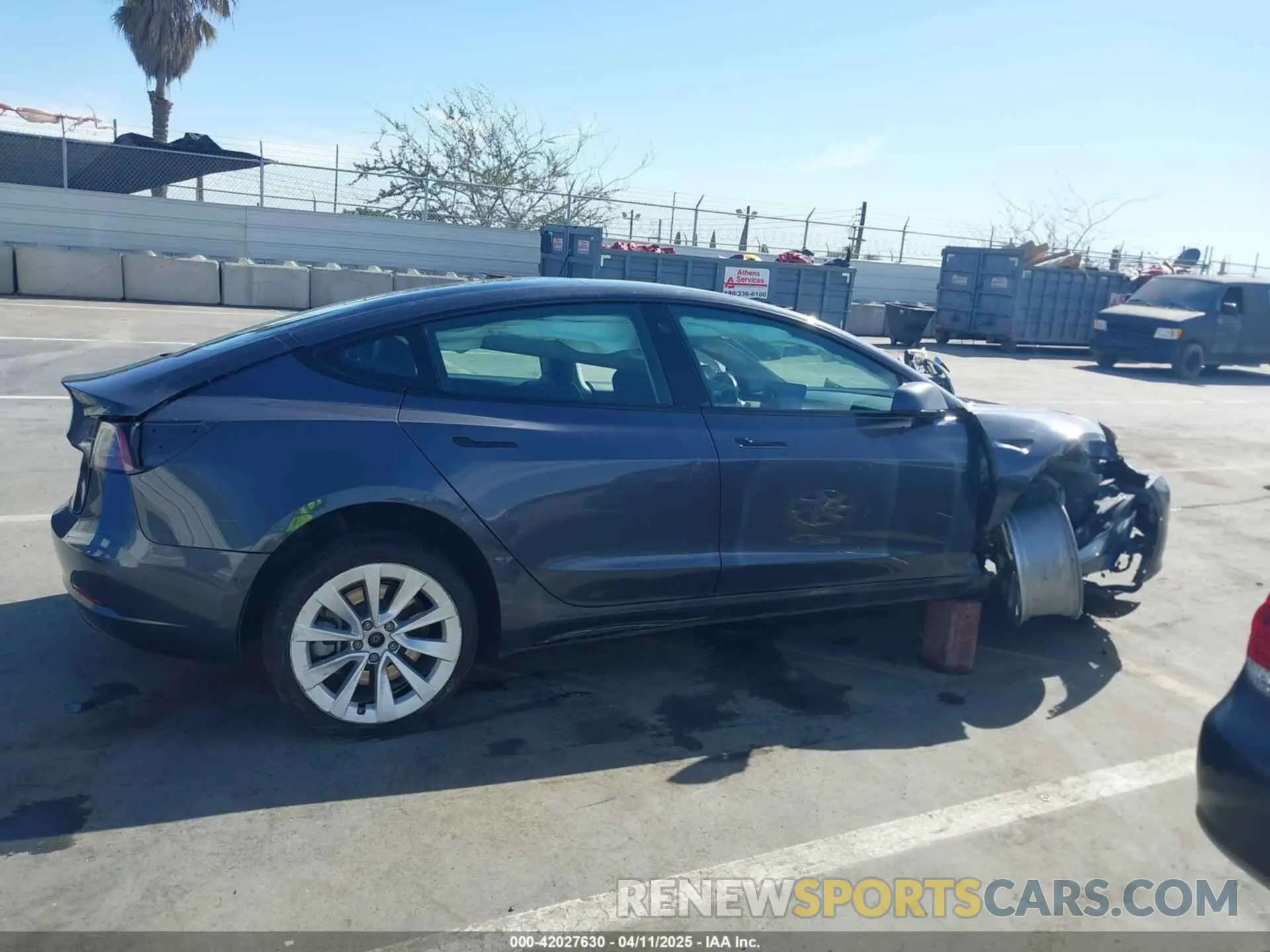 12 Фотография поврежденного автомобиля 5YJ3E1EA1NF142713 TESLA MODEL 3 2022
