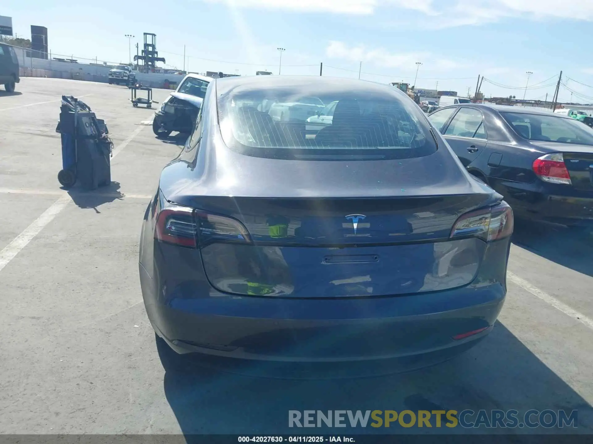 15 Фотография поврежденного автомобиля 5YJ3E1EA1NF142713 TESLA MODEL 3 2022
