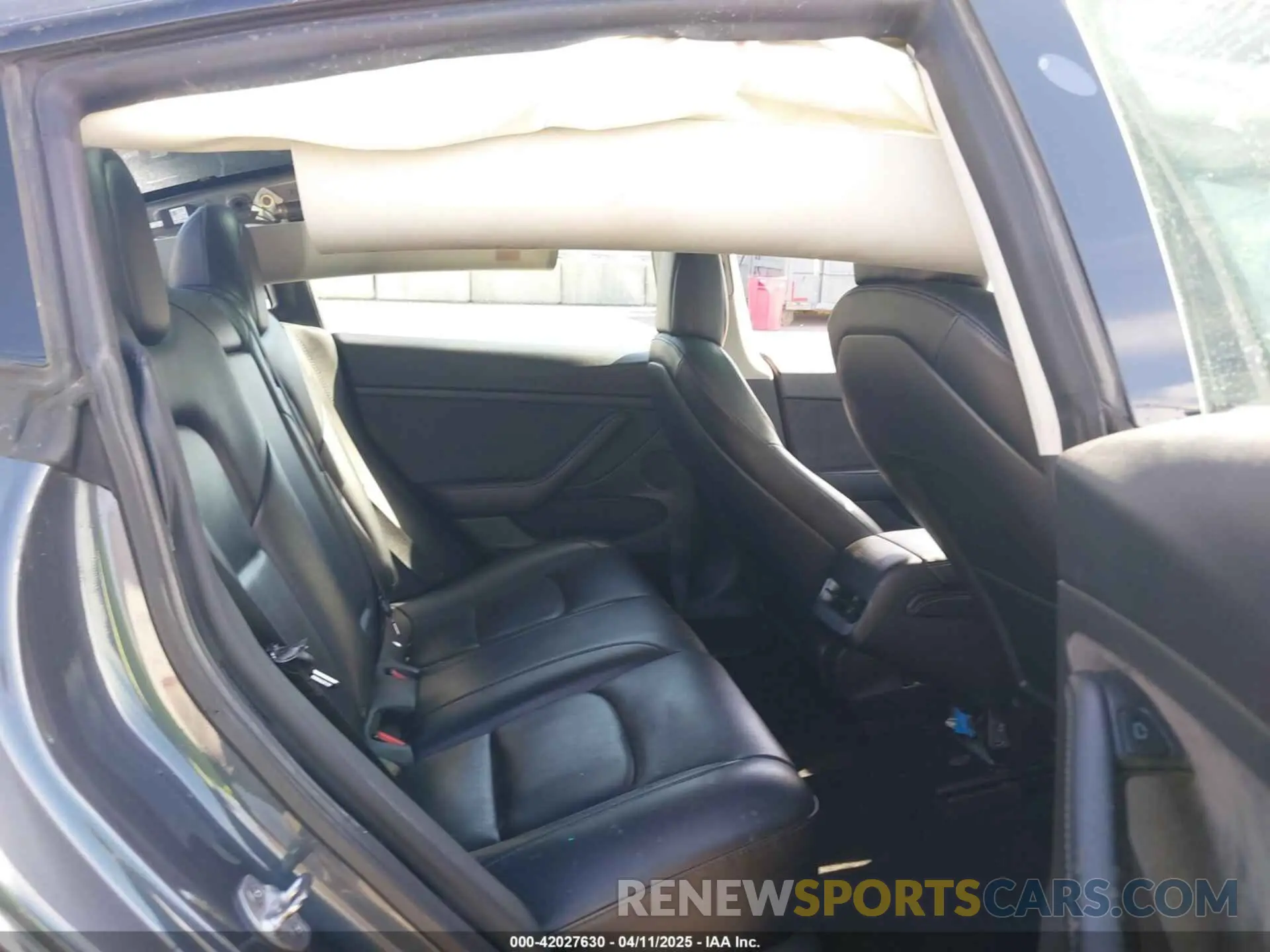 8 Фотография поврежденного автомобиля 5YJ3E1EA1NF142713 TESLA MODEL 3 2022
