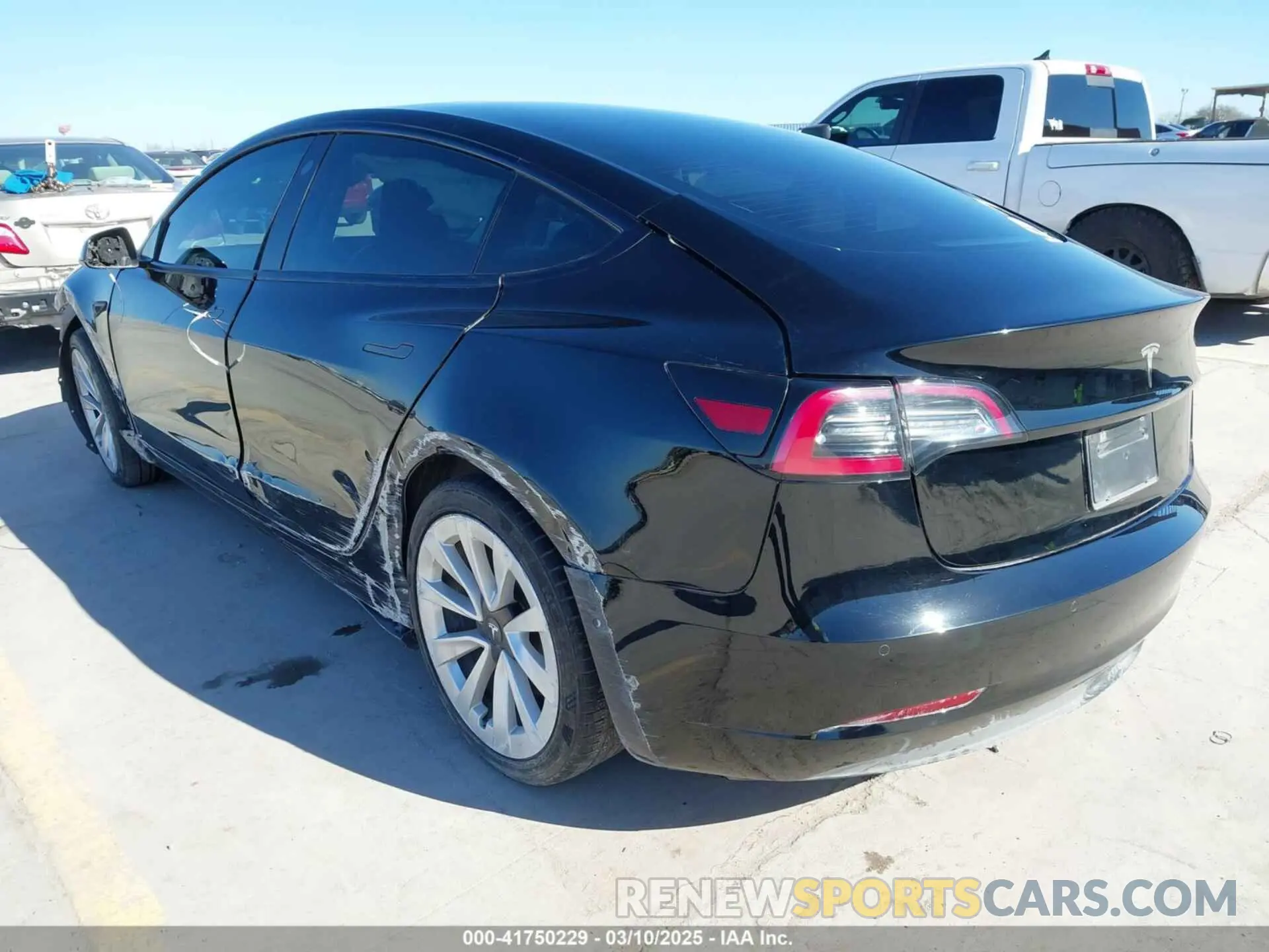 3 Photograph of a damaged car 5YJ3E1EA1NF188638 TESLA MODEL 3 2022