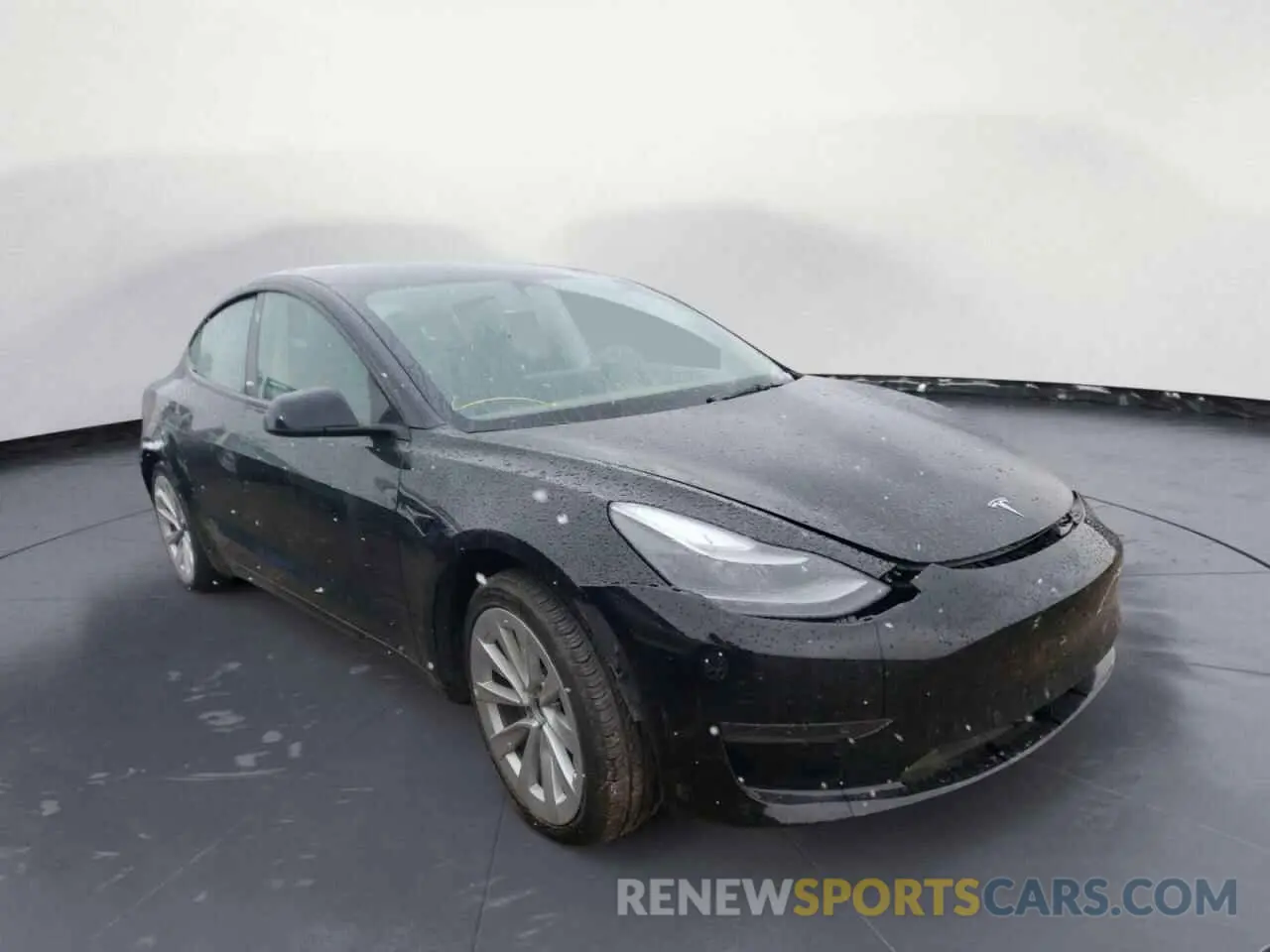 4 Photograph of a damaged car 5YJ3E1EA1NF286567 TESLA MODEL 3 2022