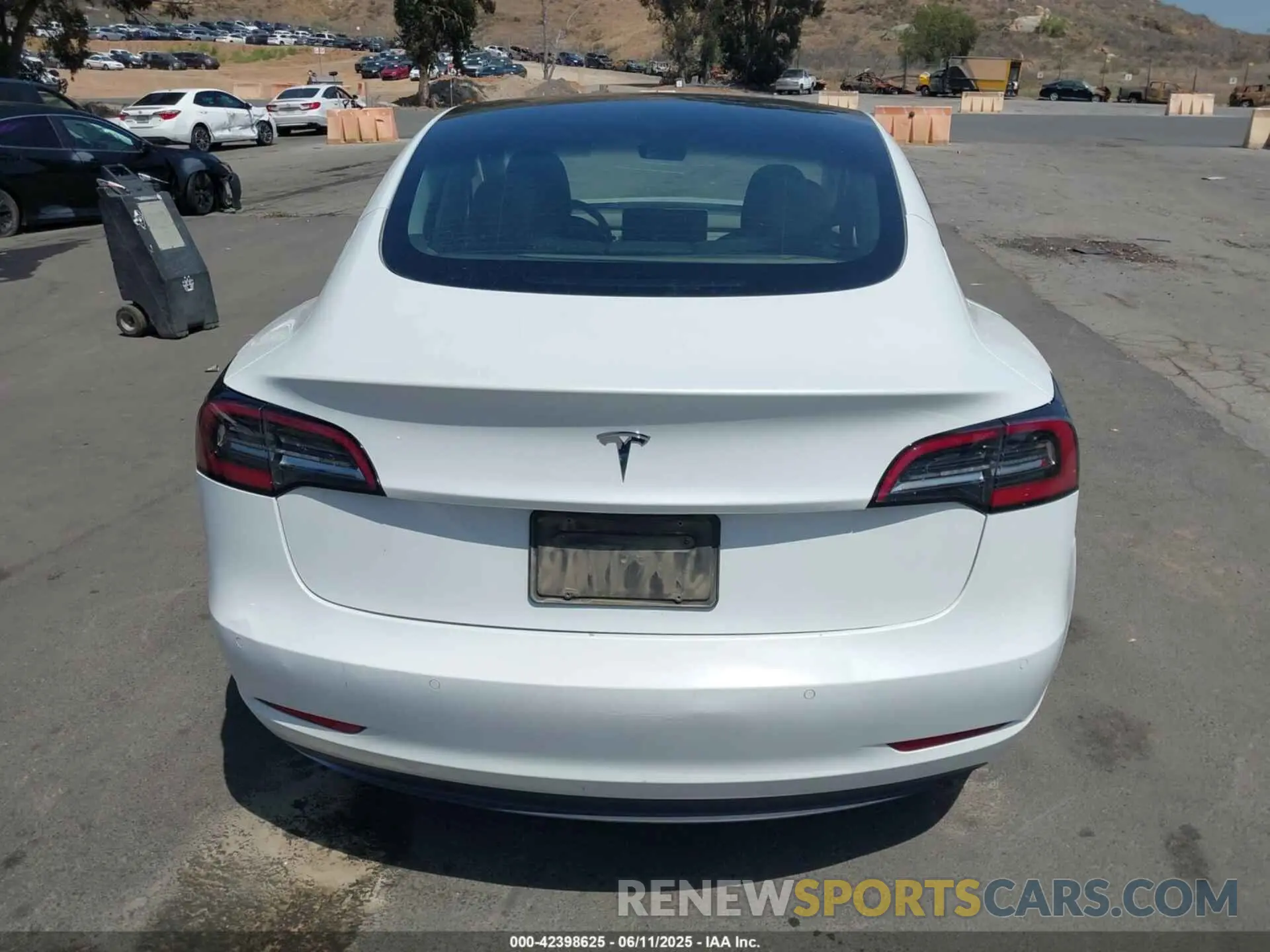 16 Photograph of a damaged car 5YJ3E1EA1NF294264 TESLA MODEL 3 2022