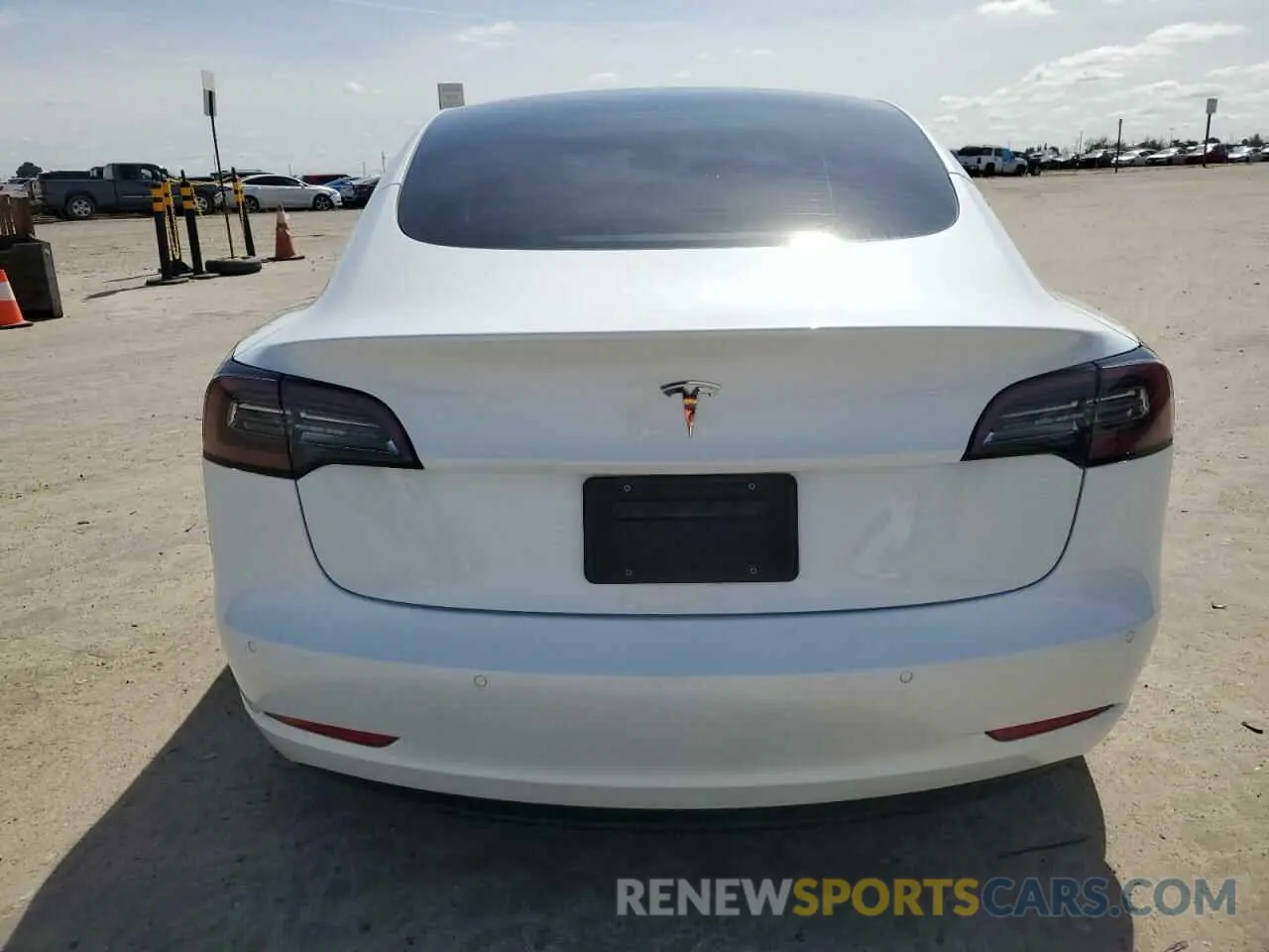 6 Photograph of a damaged car 5YJ3E1EA1NF303660 TESLA MODEL 3 2022