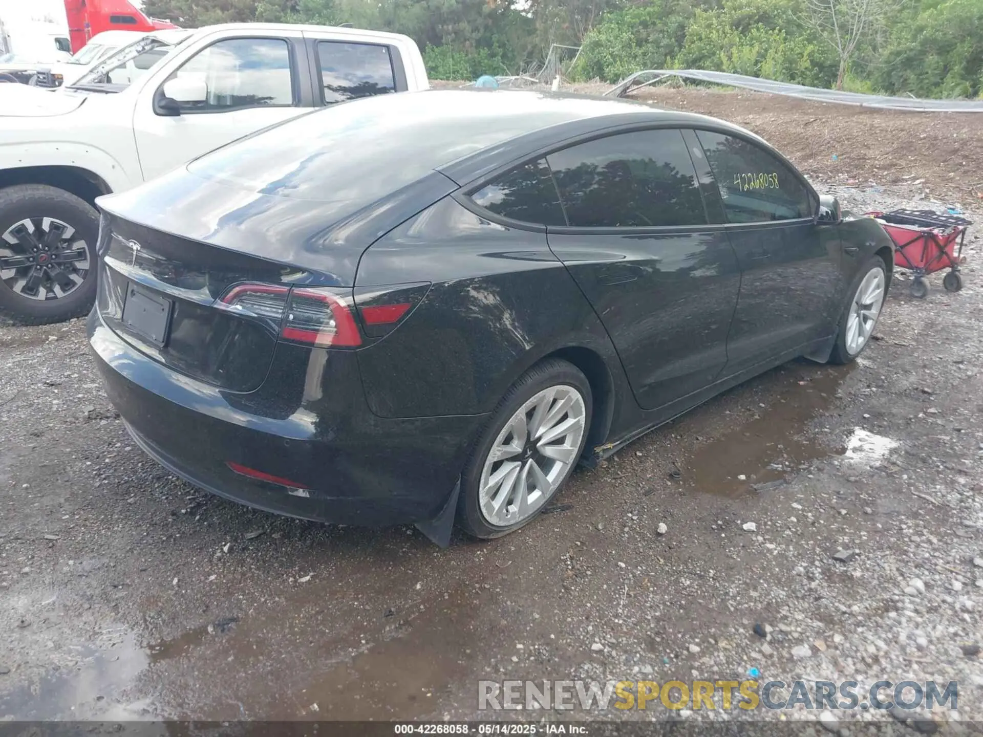4 Фотография поврежденного автомобиля 5YJ3E1EA1NF304355 TESLA MODEL 3 2022