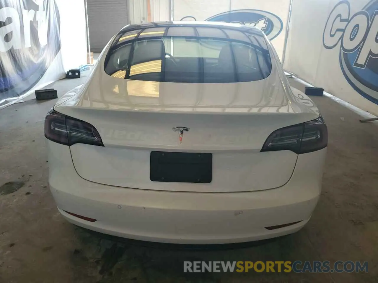 6 Photograph of a damaged car 5YJ3E1EA1NF370517 TESLA MODEL 3 2022
