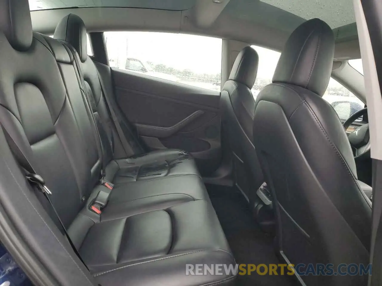 10 Photograph of a damaged car 5YJ3E1EA1NF371585 TESLA MODEL 3 2022