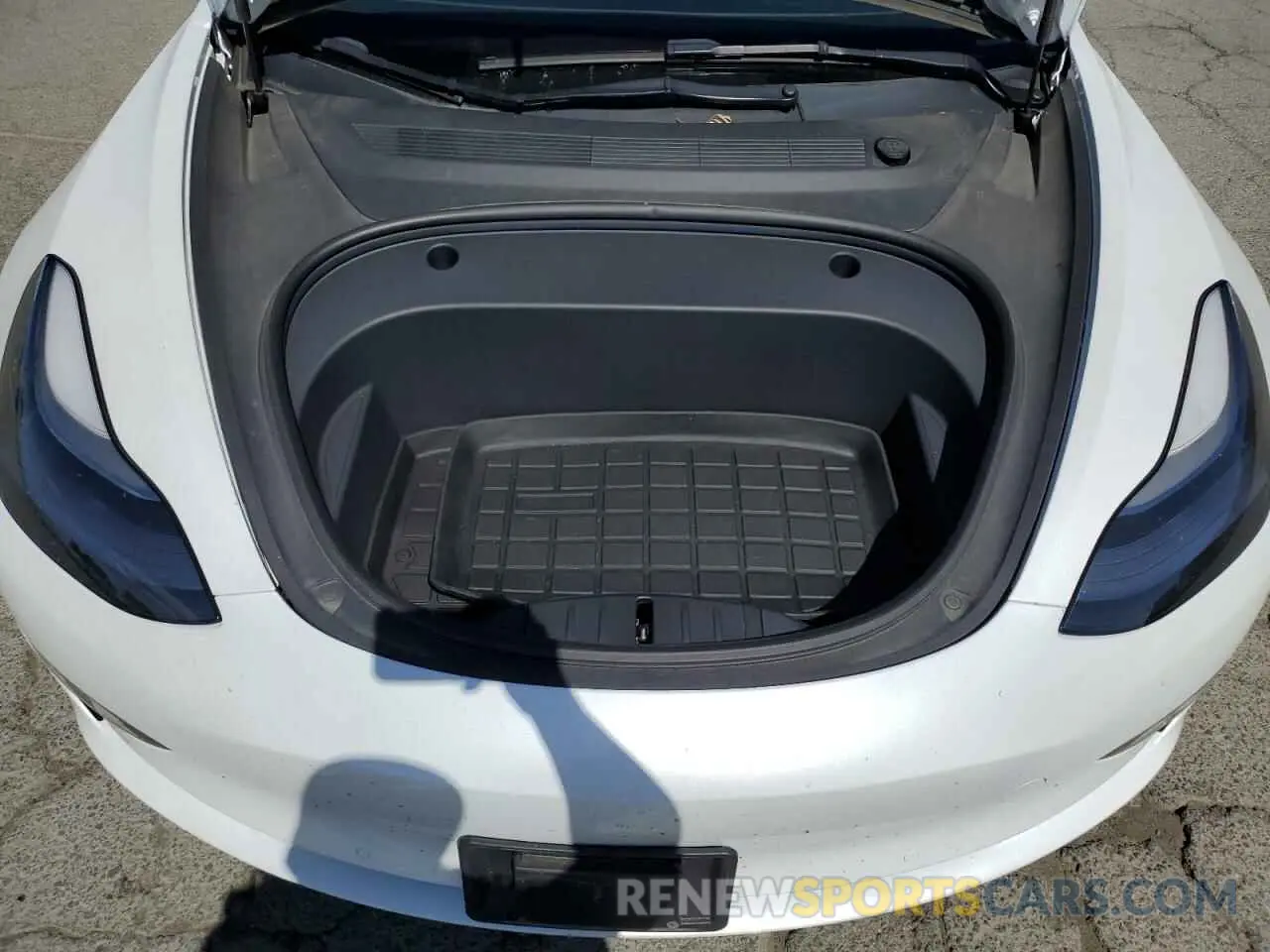 11 Photograph of a damaged car 5YJ3E1EA1NF373904 TESLA MODEL 3 2022