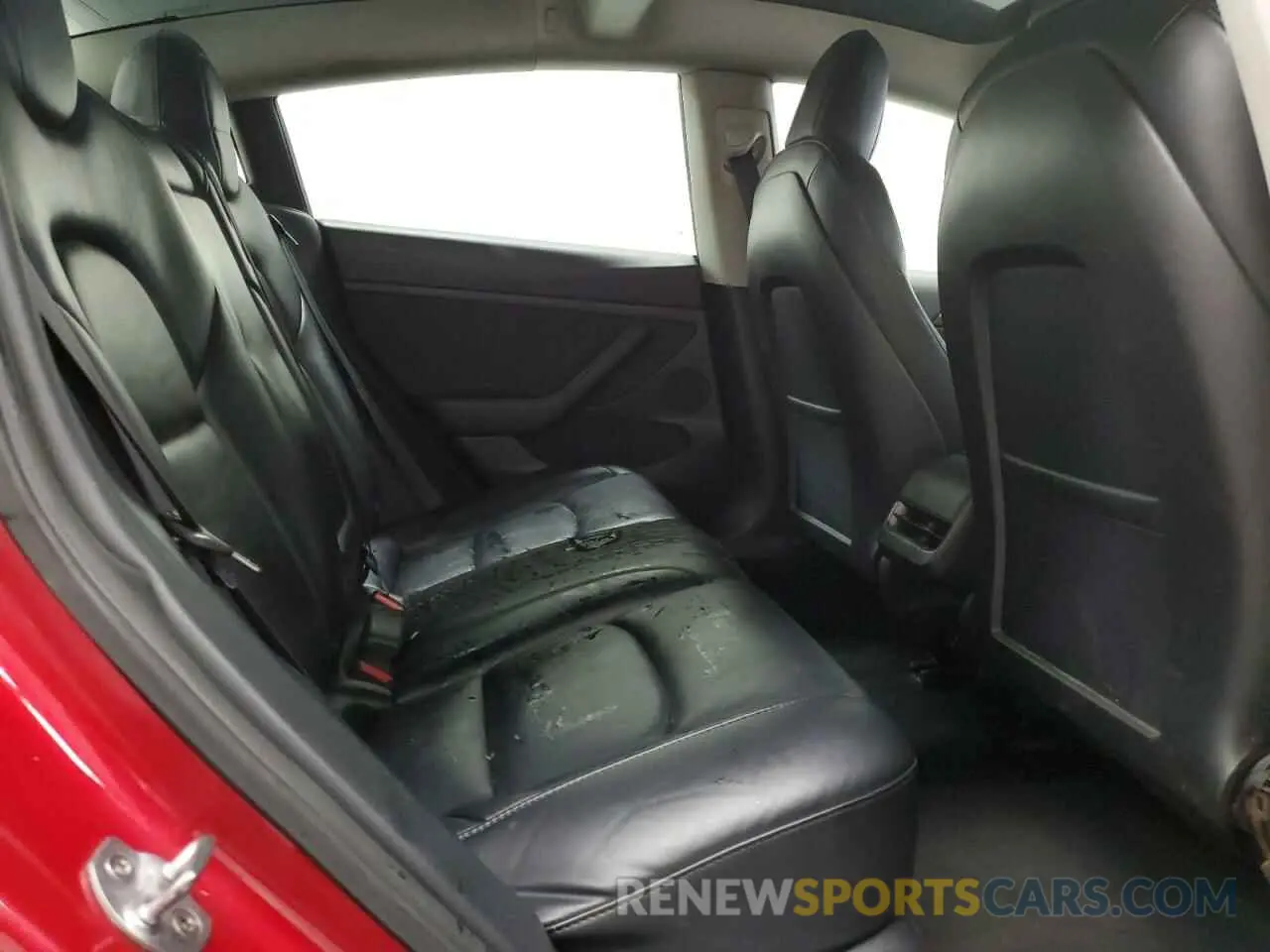 10 Photograph of a damaged car 5YJ3E1EA2NF191399 TESLA MODEL 3 2022