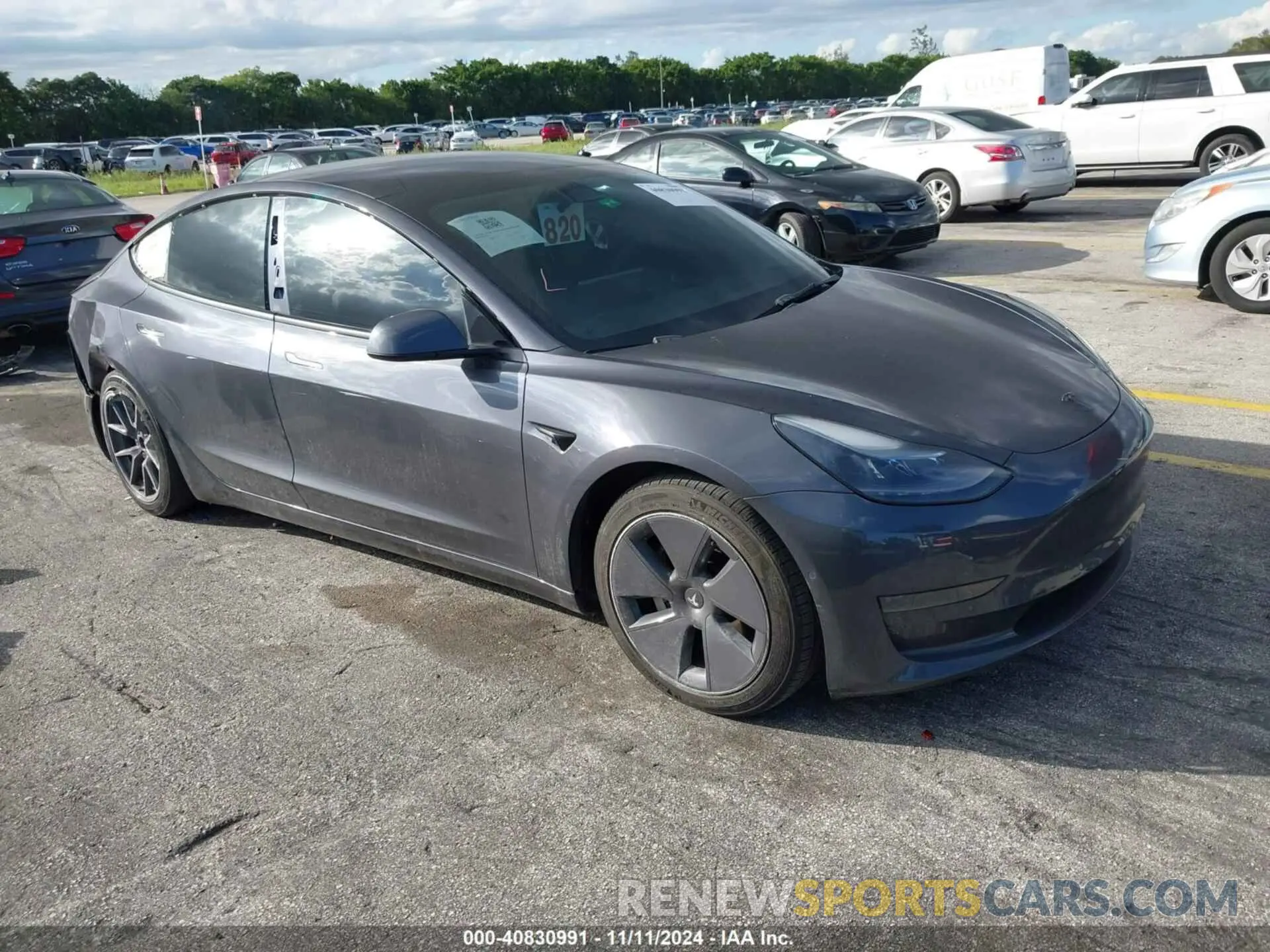1 Photograph of a damaged car 5YJ3E1EA2NF250502 TESLA MODEL 3 2022