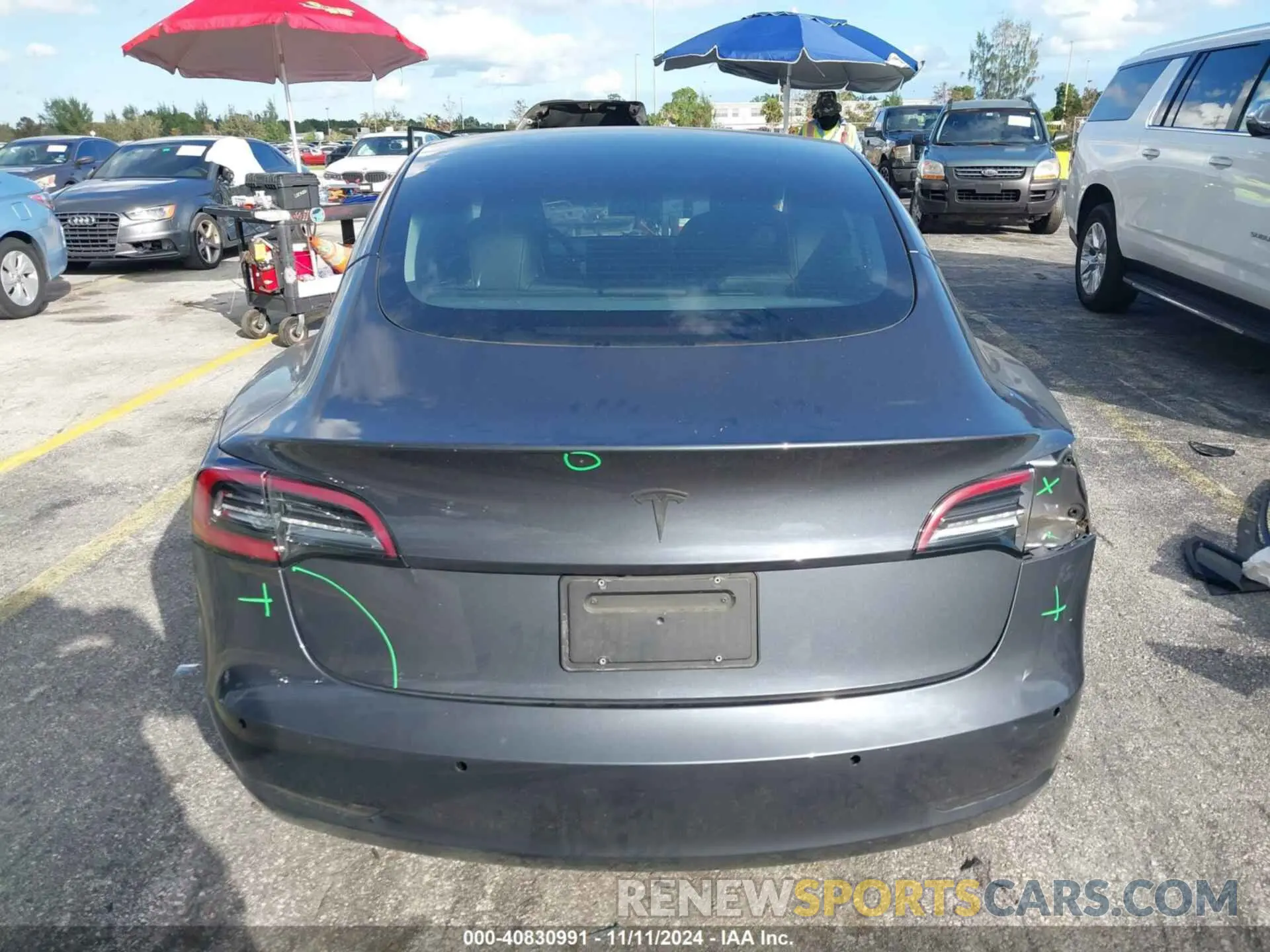 17 Photograph of a damaged car 5YJ3E1EA2NF250502 TESLA MODEL 3 2022