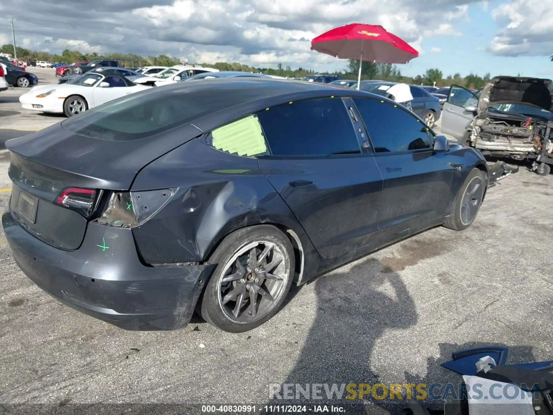 4 Photograph of a damaged car 5YJ3E1EA2NF250502 TESLA MODEL 3 2022