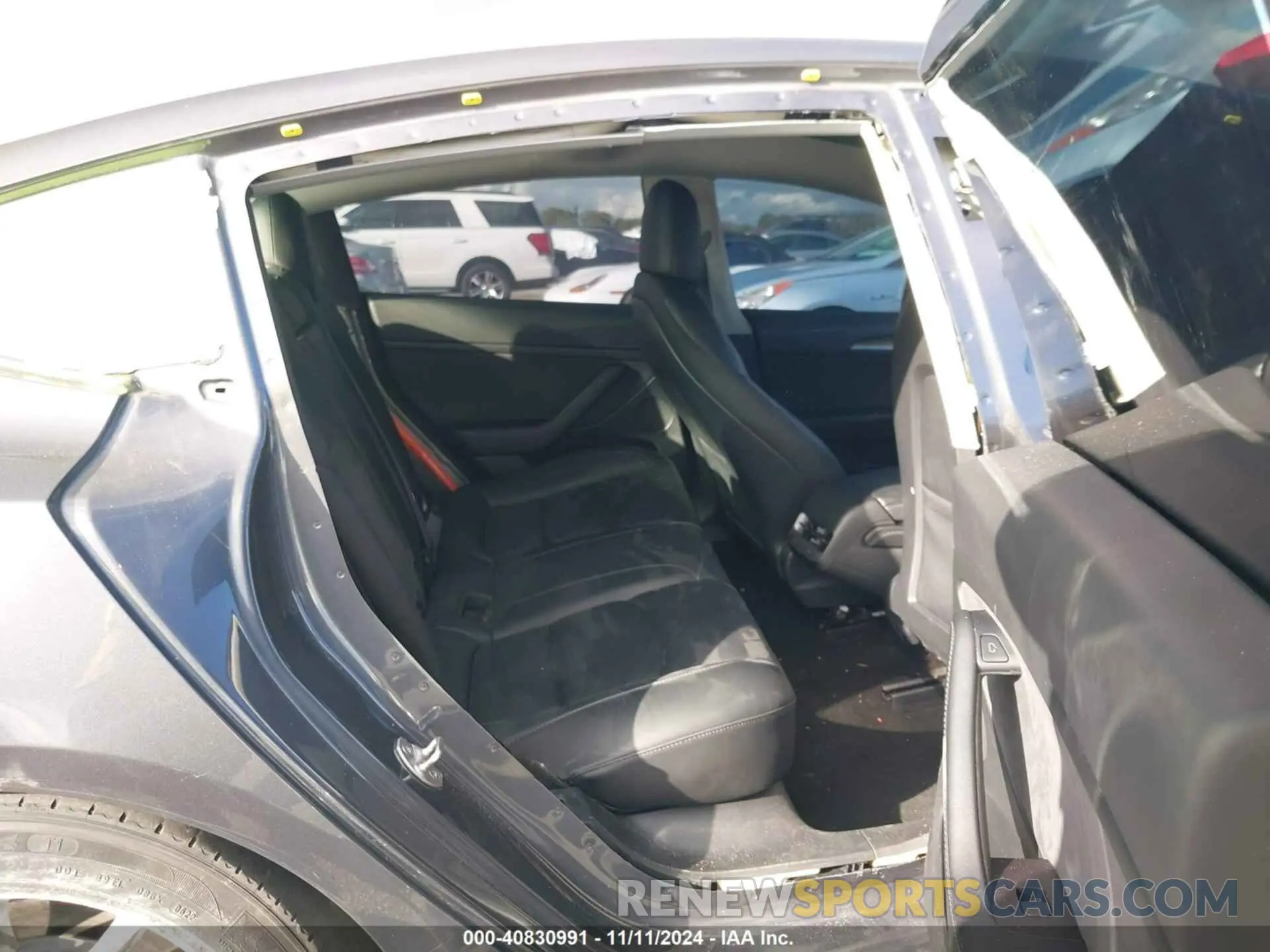 8 Photograph of a damaged car 5YJ3E1EA2NF250502 TESLA MODEL 3 2022