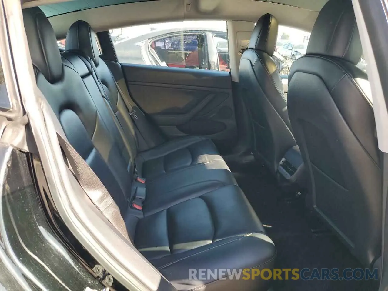 10 Photograph of a damaged car 5YJ3E1EA2NF286674 TESLA MODEL 3 2022