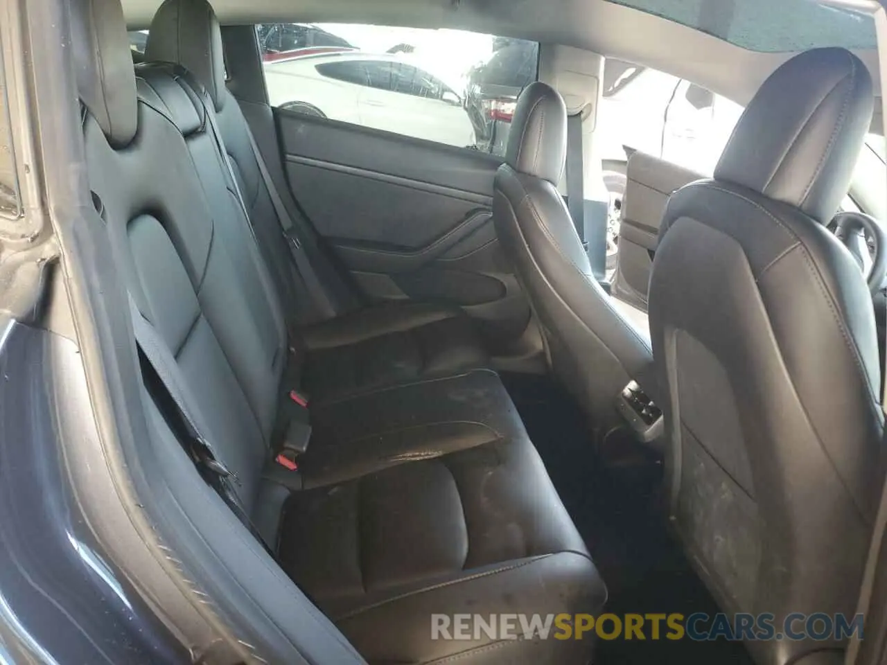 10 Photograph of a damaged car 5YJ3E1EA2NF332293 TESLA MODEL 3 2022