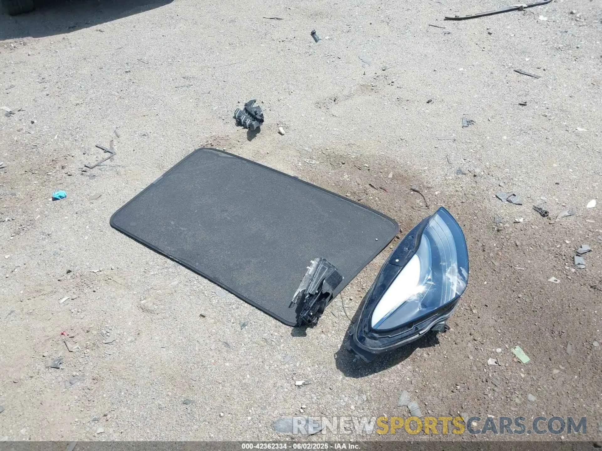 11 Photograph of a damaged car 5YJ3E1EA2NF352883 TESLA MODEL 3 2022