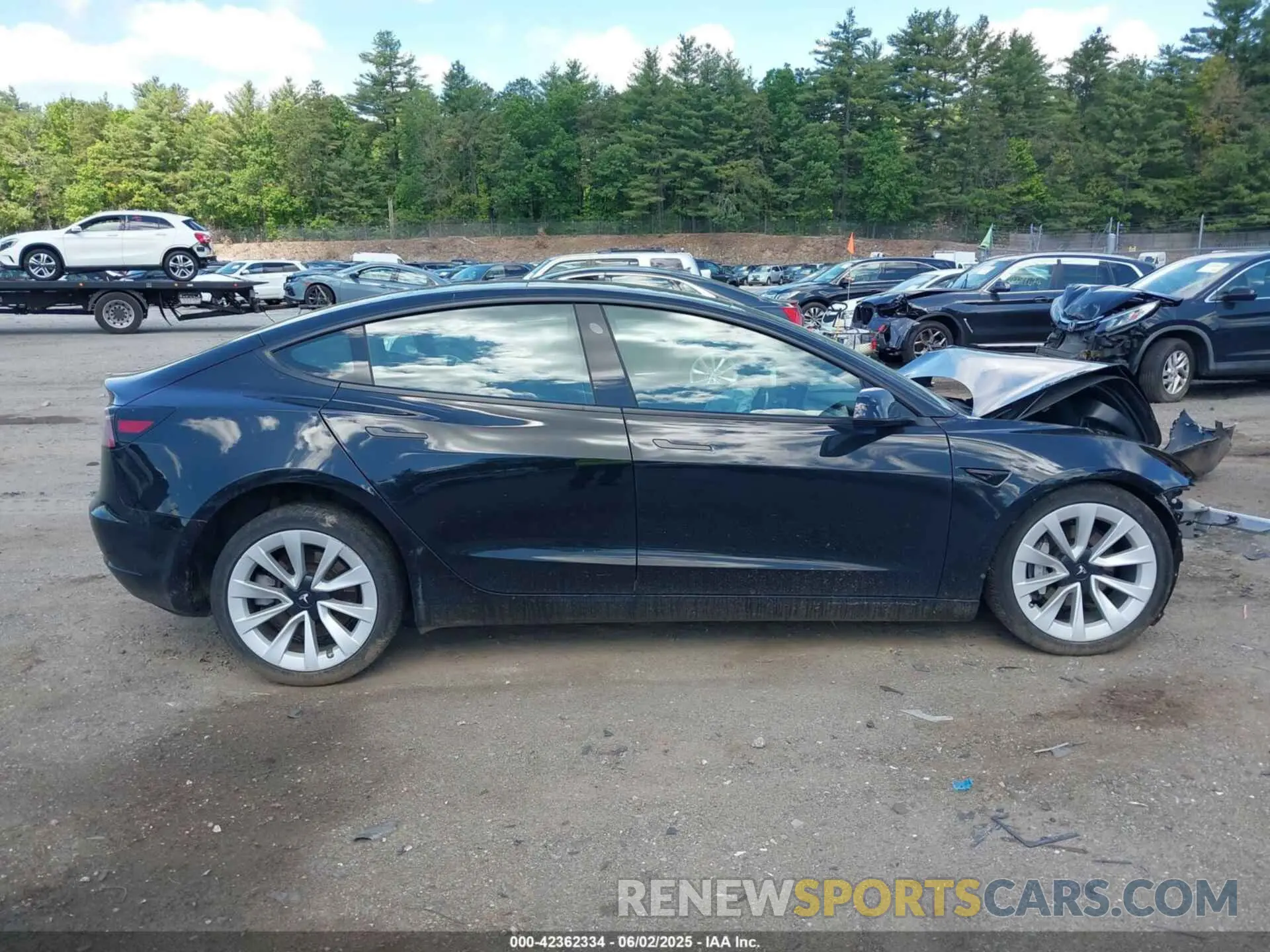13 Photograph of a damaged car 5YJ3E1EA2NF352883 TESLA MODEL 3 2022