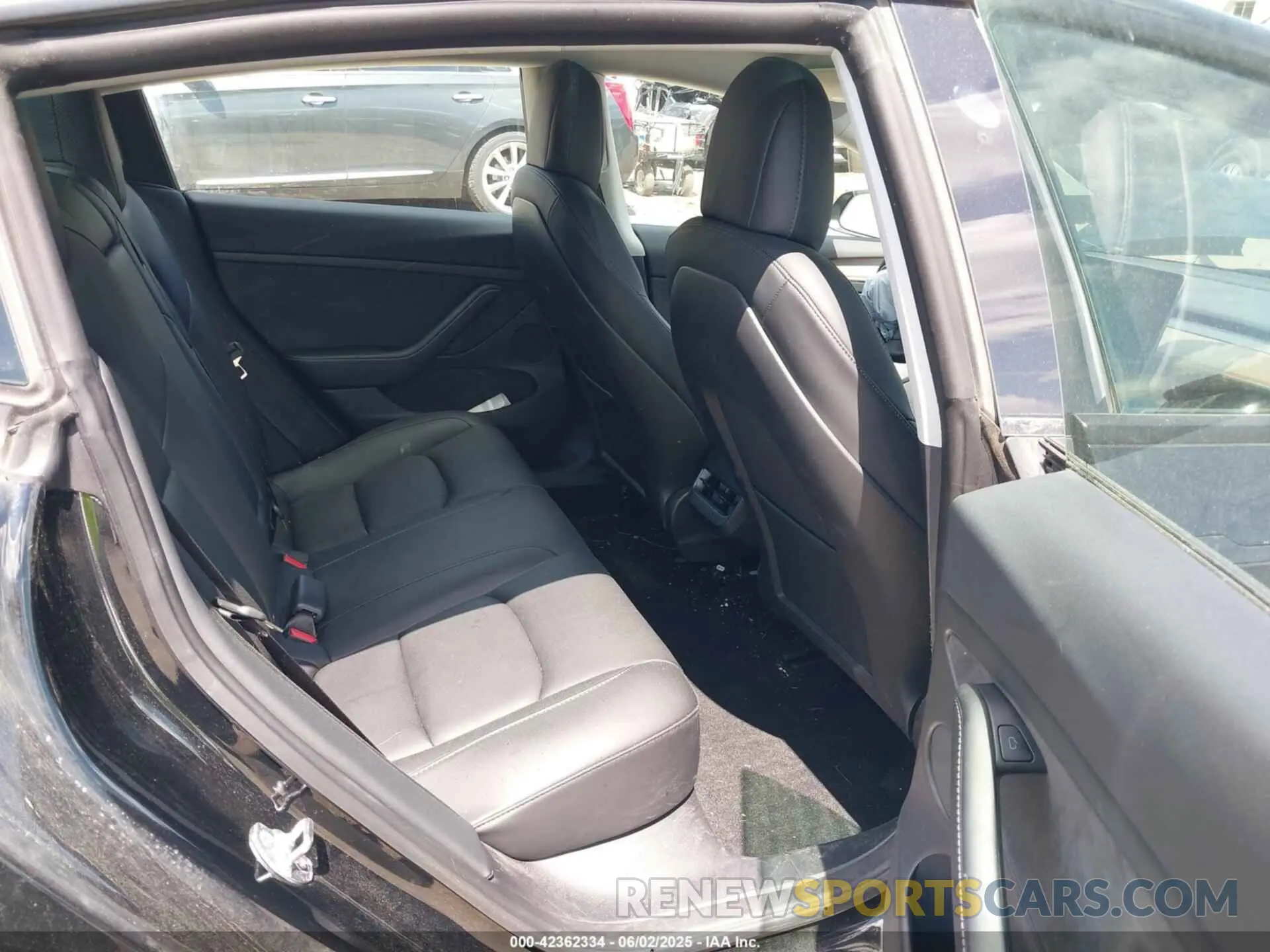 8 Photograph of a damaged car 5YJ3E1EA2NF352883 TESLA MODEL 3 2022