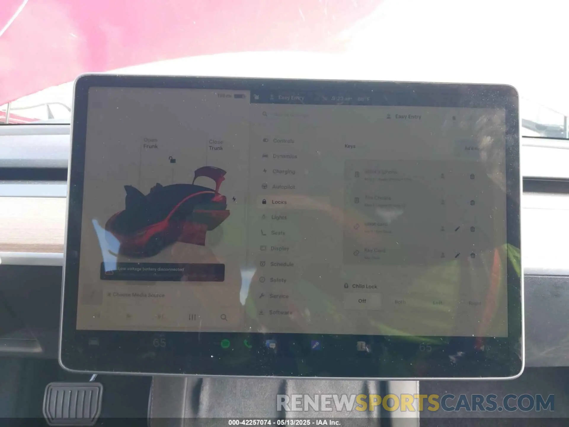 19 Photograph of a damaged car 5YJ3E1EA2NF354326 TESLA MODEL 3 2022