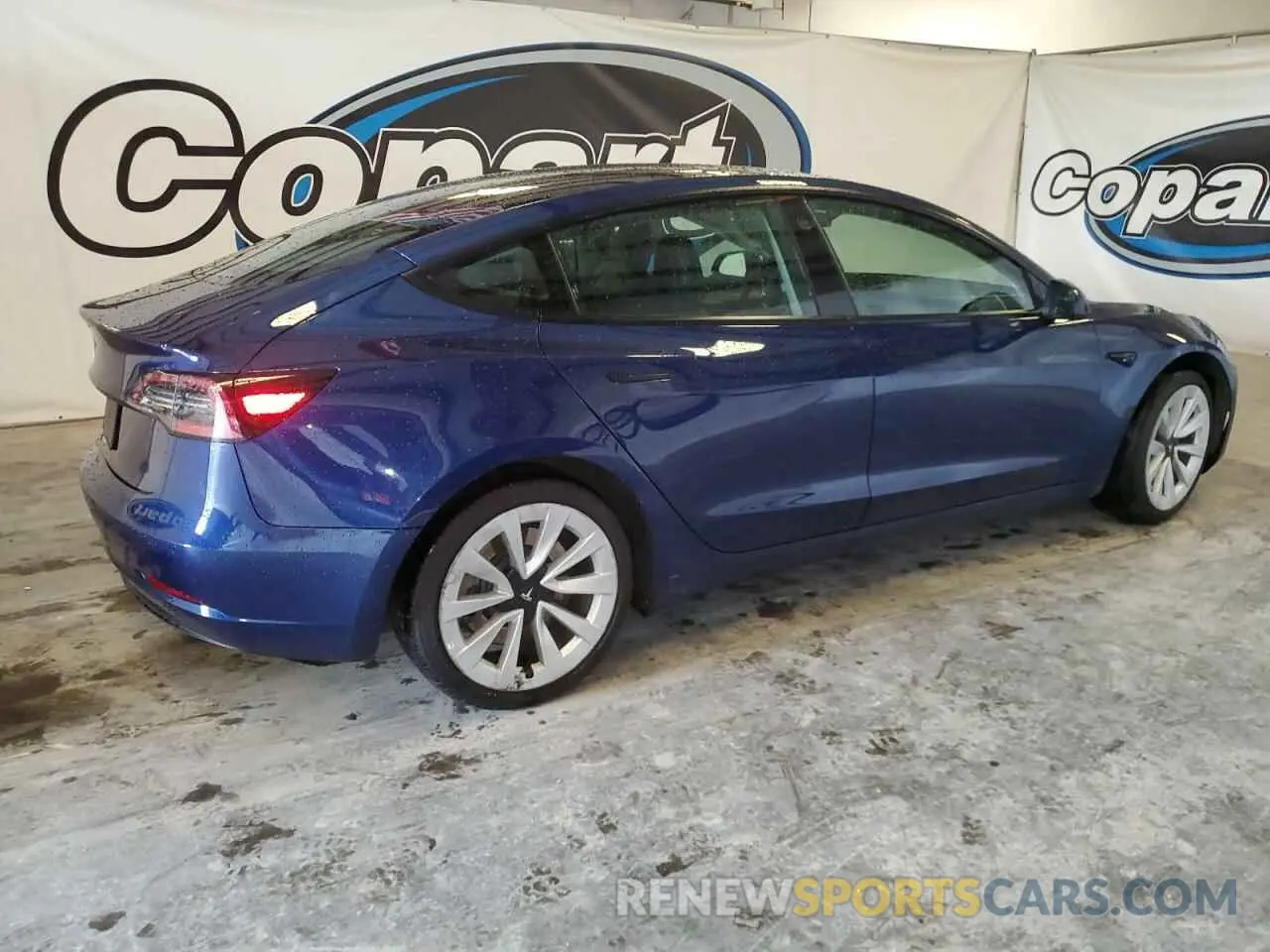 3 Photograph of a damaged car 5YJ3E1EA2NF369893 TESLA MODEL 3 2022