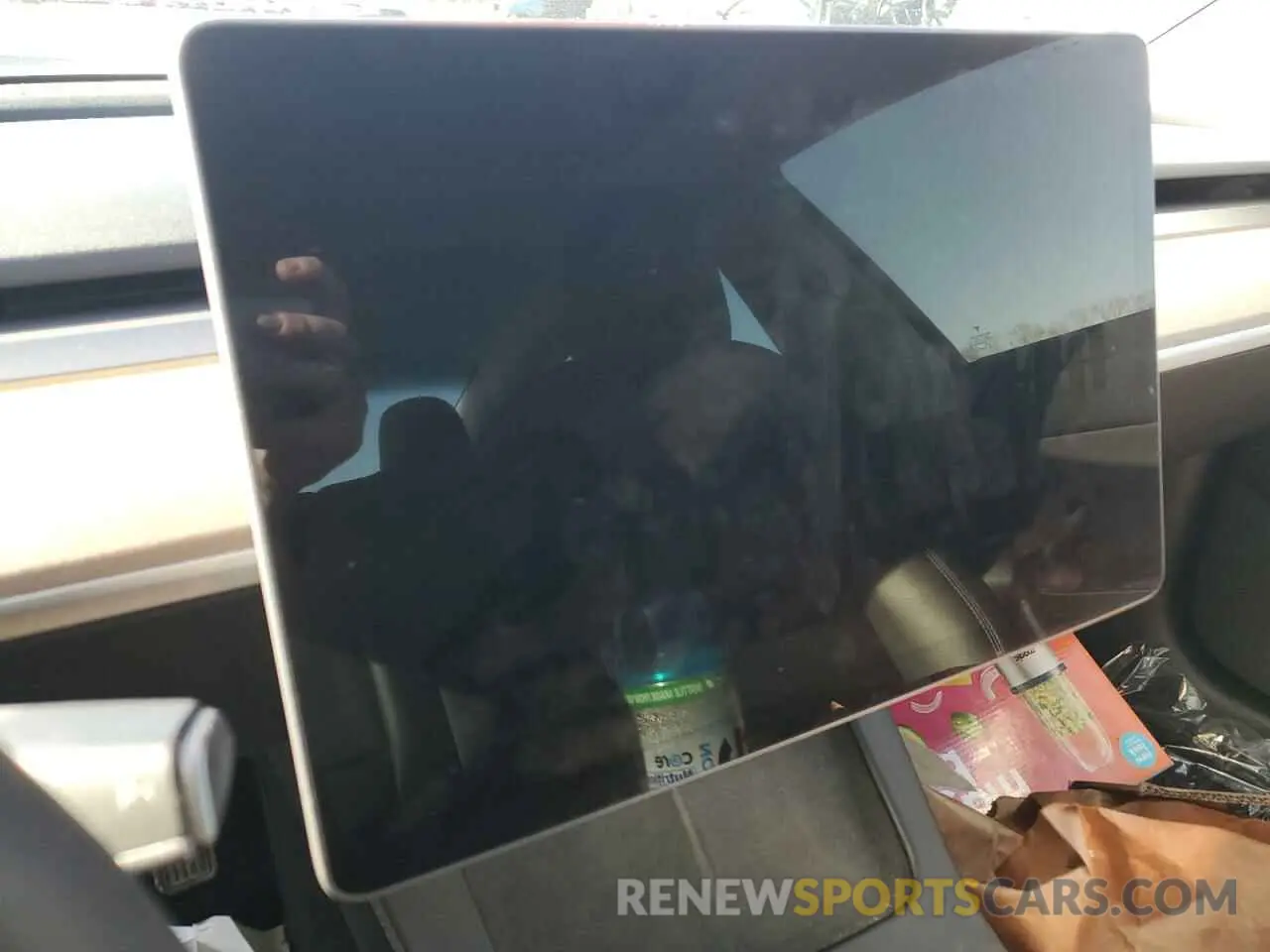 9 Photograph of a damaged car 5YJ3E1EA2NF370199 TESLA MODEL 3 2022