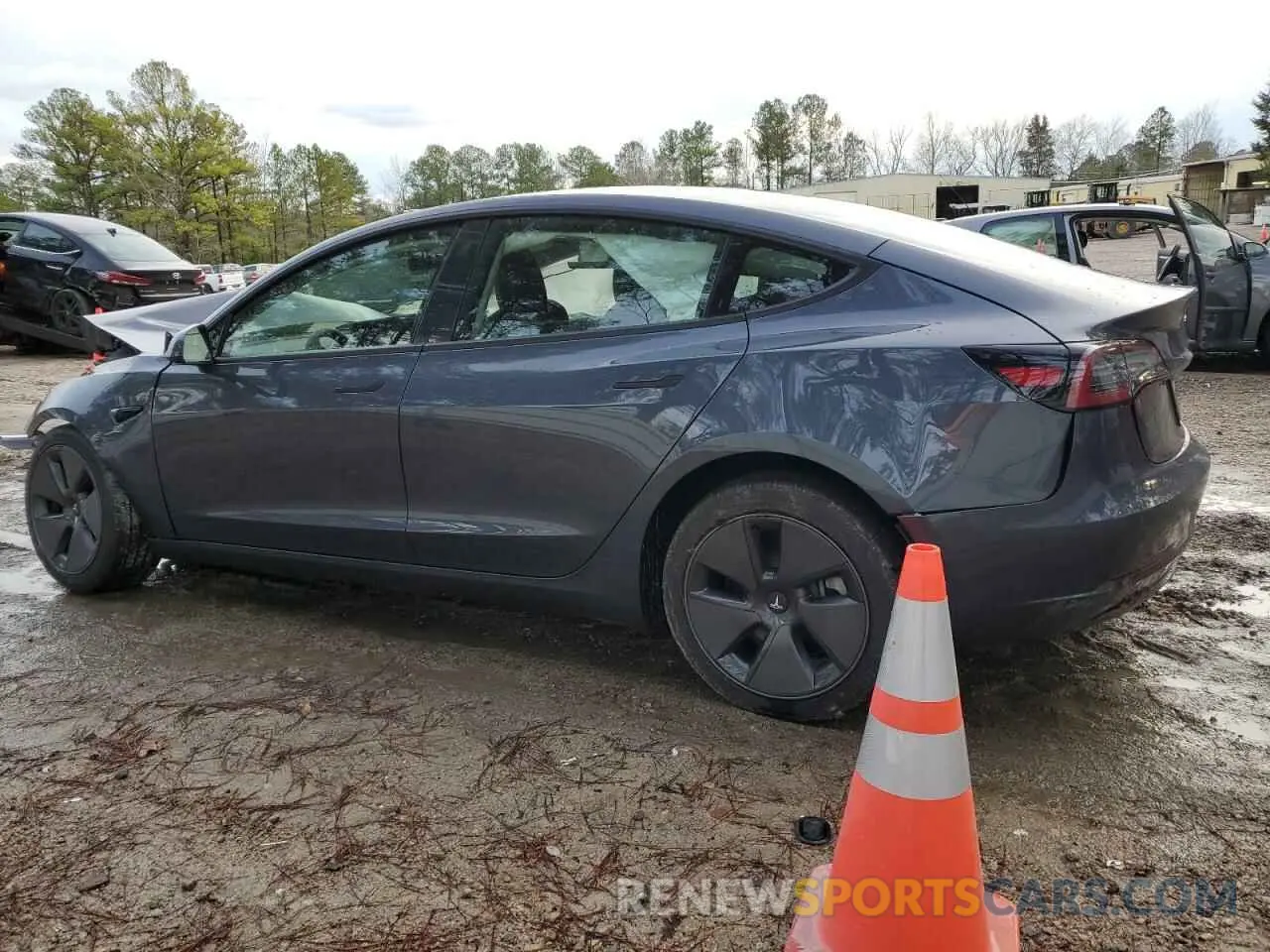 2 Photograph of a damaged car 5YJ3E1EA2NF372146 TESLA MODEL 3 2022
