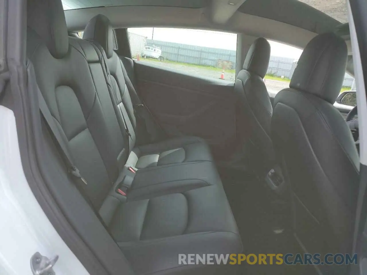 11 Photograph of a damaged car 5YJ3E1EA3NF102732 TESLA MODEL 3 2022