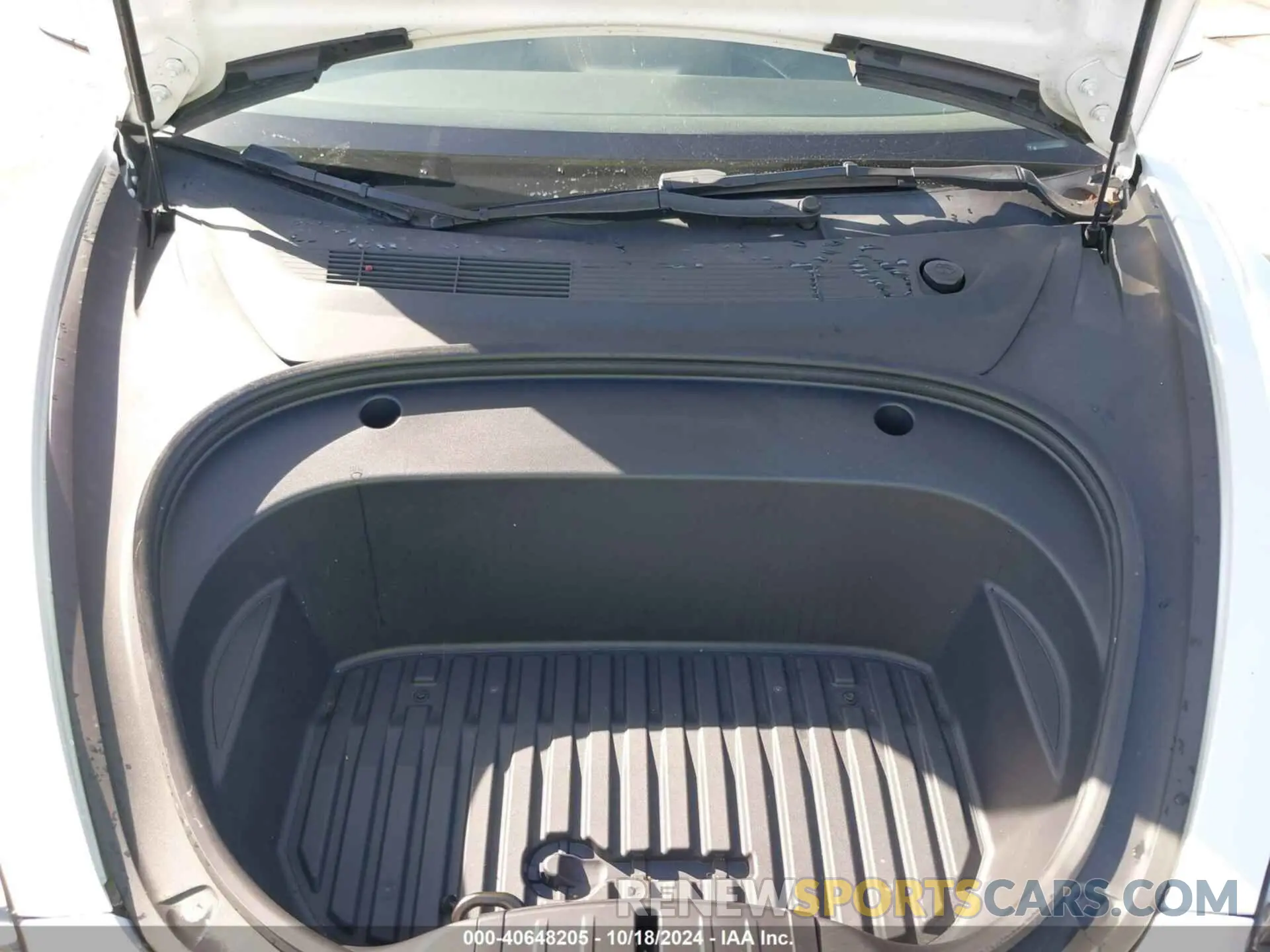 10 Photograph of a damaged car 5YJ3E1EA3NF117036 TESLA MODEL 3 2022