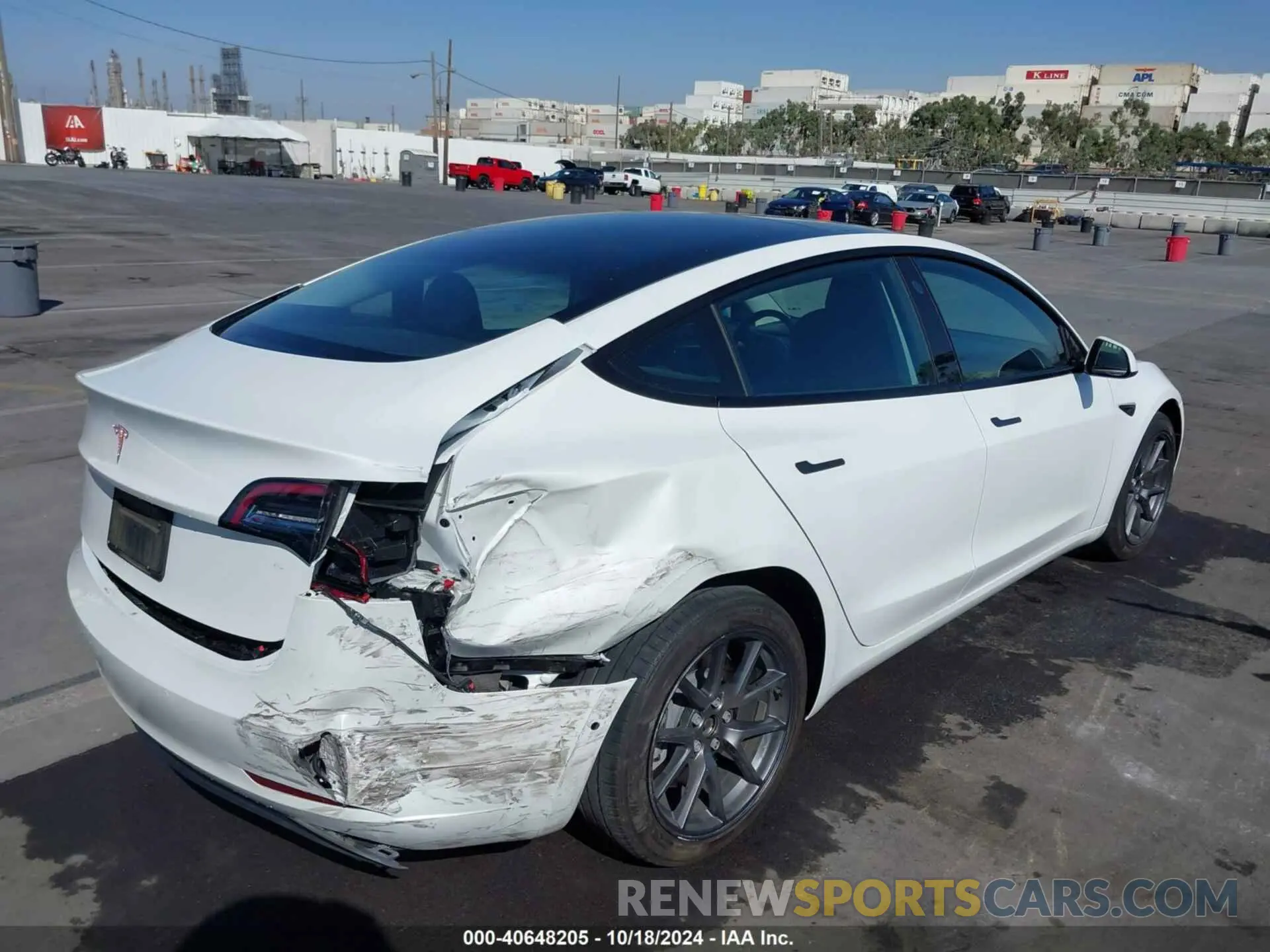 4 Photograph of a damaged car 5YJ3E1EA3NF117036 TESLA MODEL 3 2022