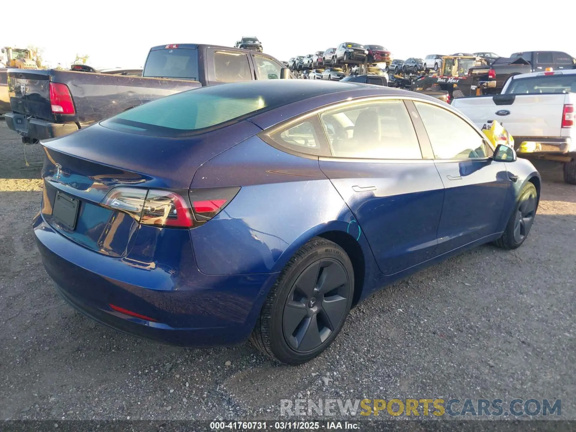 4 Photograph of a damaged car 5YJ3E1EA3NF190553 TESLA MODEL 3 2022