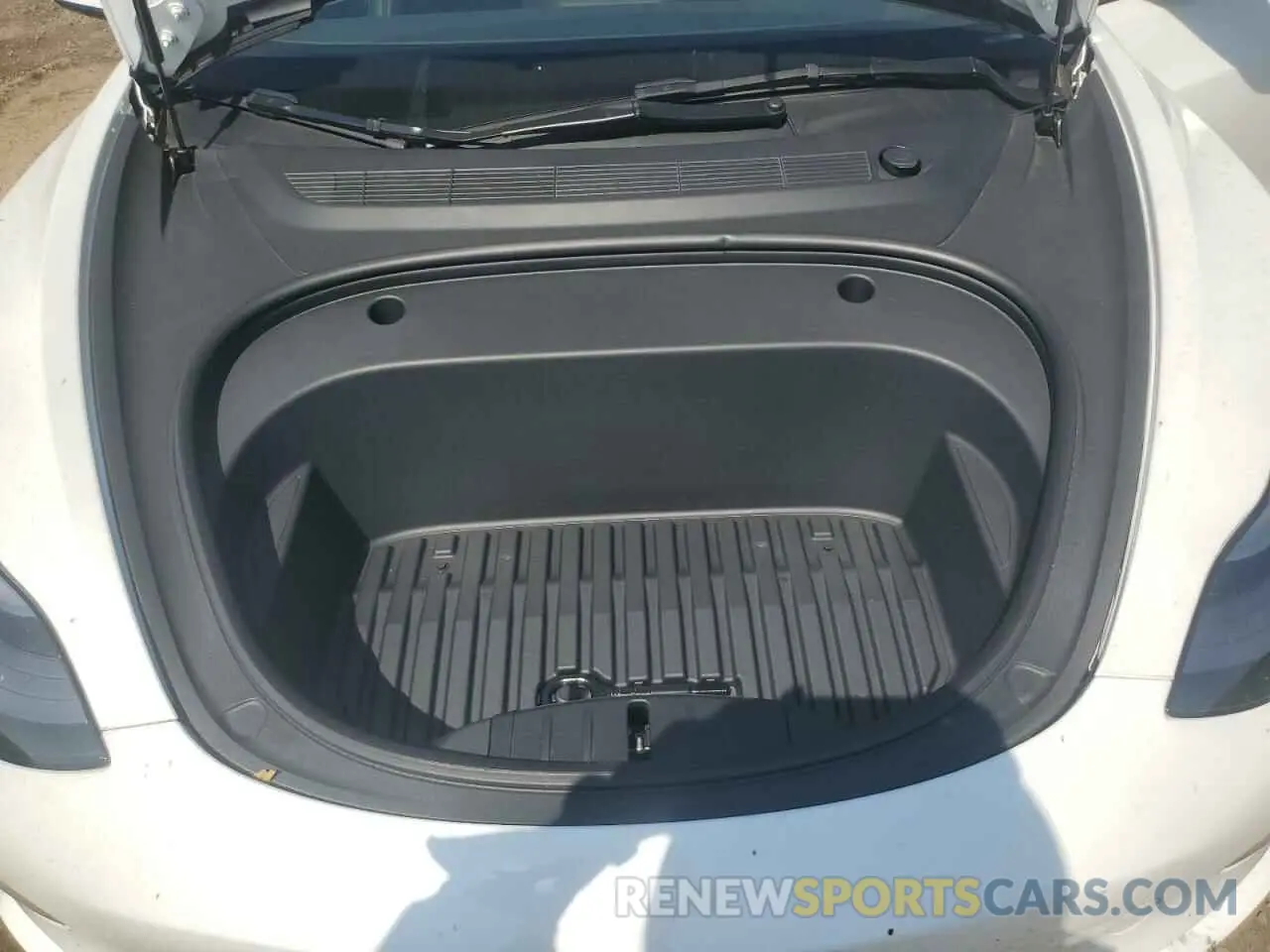 11 Photograph of a damaged car 5YJ3E1EA3NF358983 TESLA MODEL 3 2022
