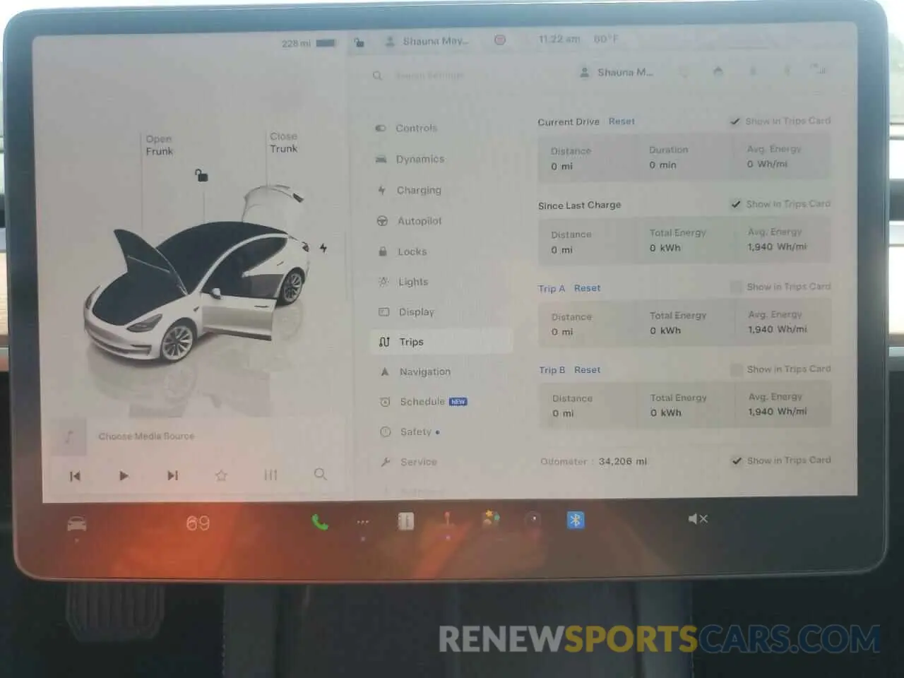 9 Photograph of a damaged car 5YJ3E1EA3NF358983 TESLA MODEL 3 2022