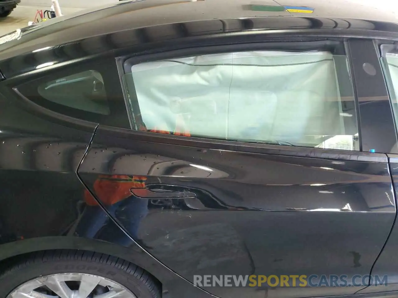10 Photograph of a damaged car 5YJ3E1EA3NF369630 TESLA MODEL 3 2022