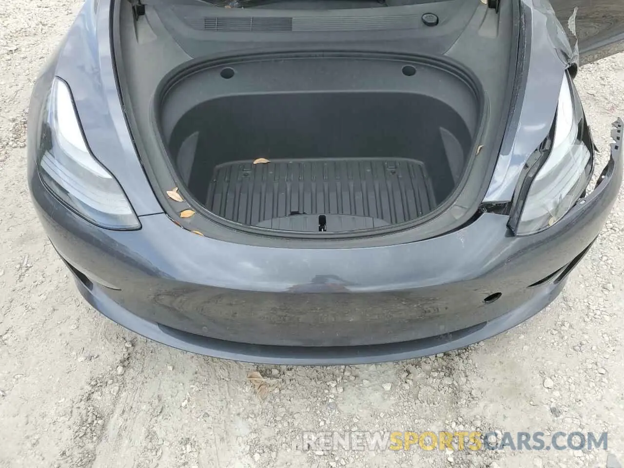11 Photograph of a damaged car 5YJ3E1EA3NF369689 TESLA MODEL 3 2022