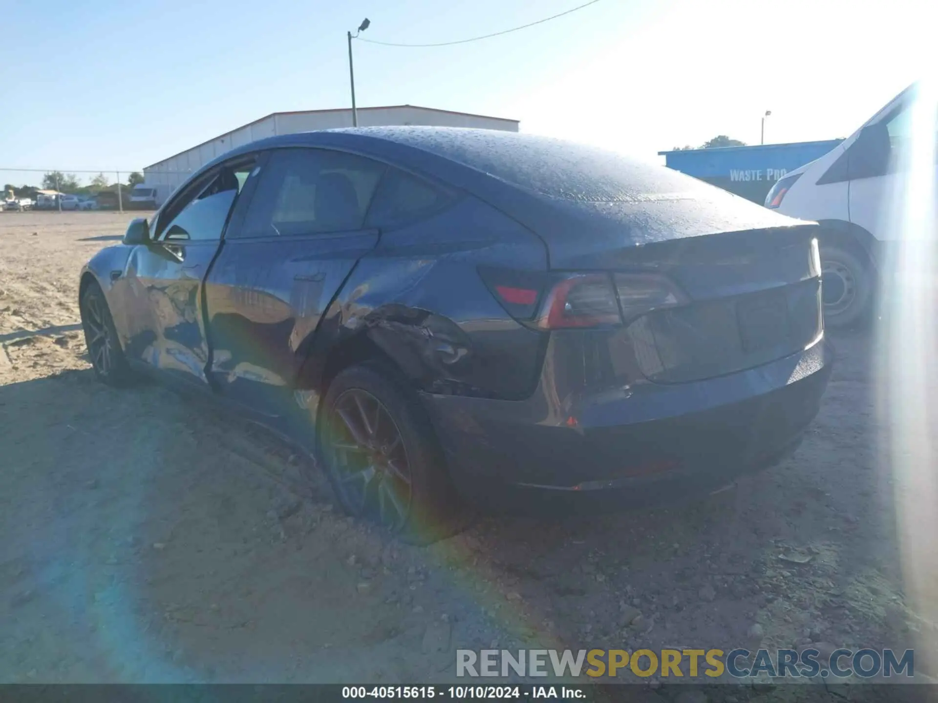 3 Фотография поврежденного автомобиля 5YJ3E1EA3NF370051 TESLA MODEL 3 2022