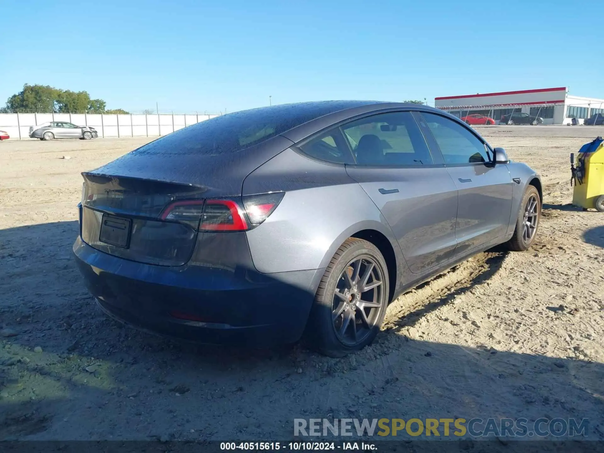 4 Фотография поврежденного автомобиля 5YJ3E1EA3NF370051 TESLA MODEL 3 2022