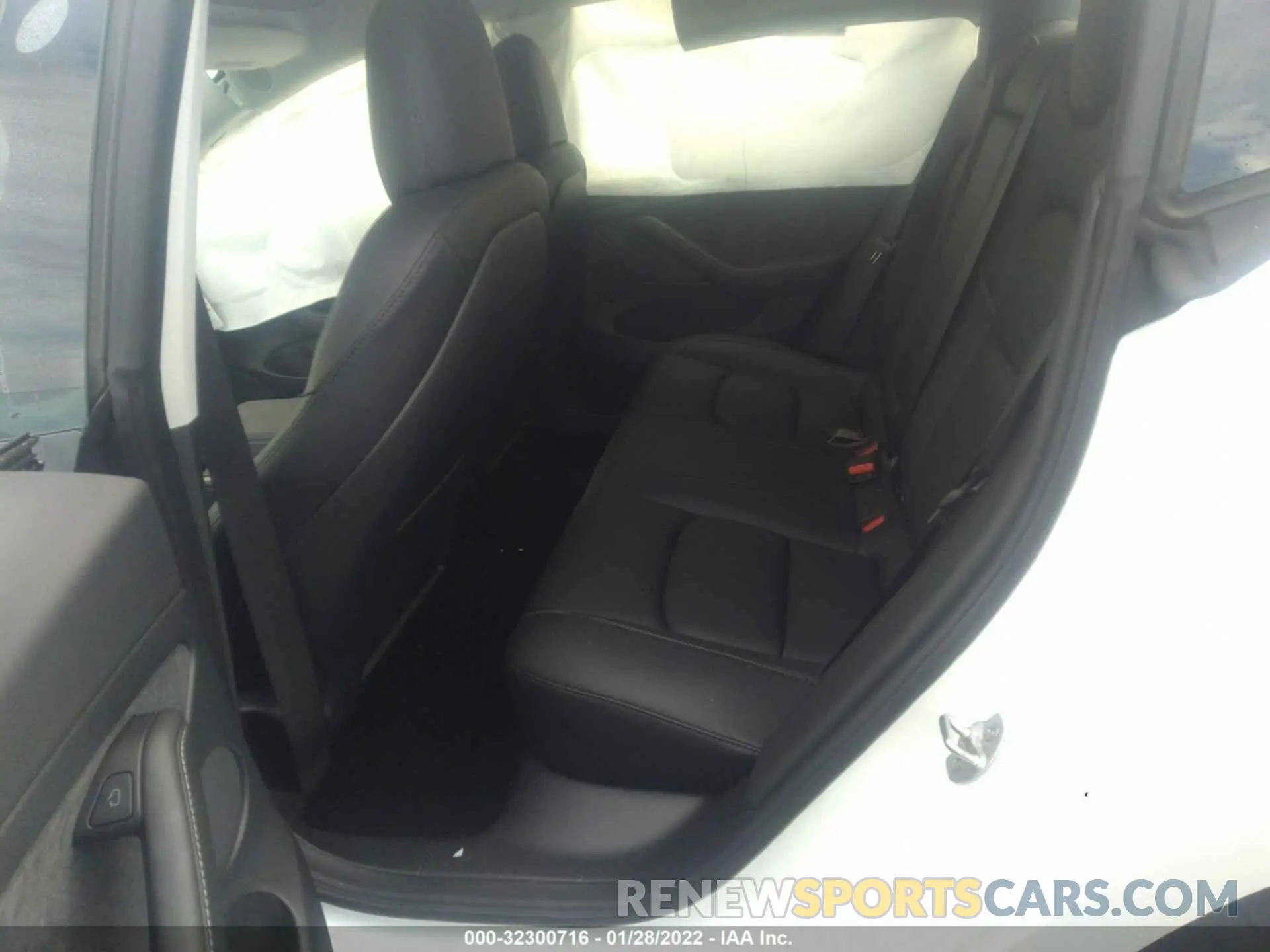 8 Photograph of a damaged car 5YJ3E1EA4NF102464 TESLA MODEL 3 2022