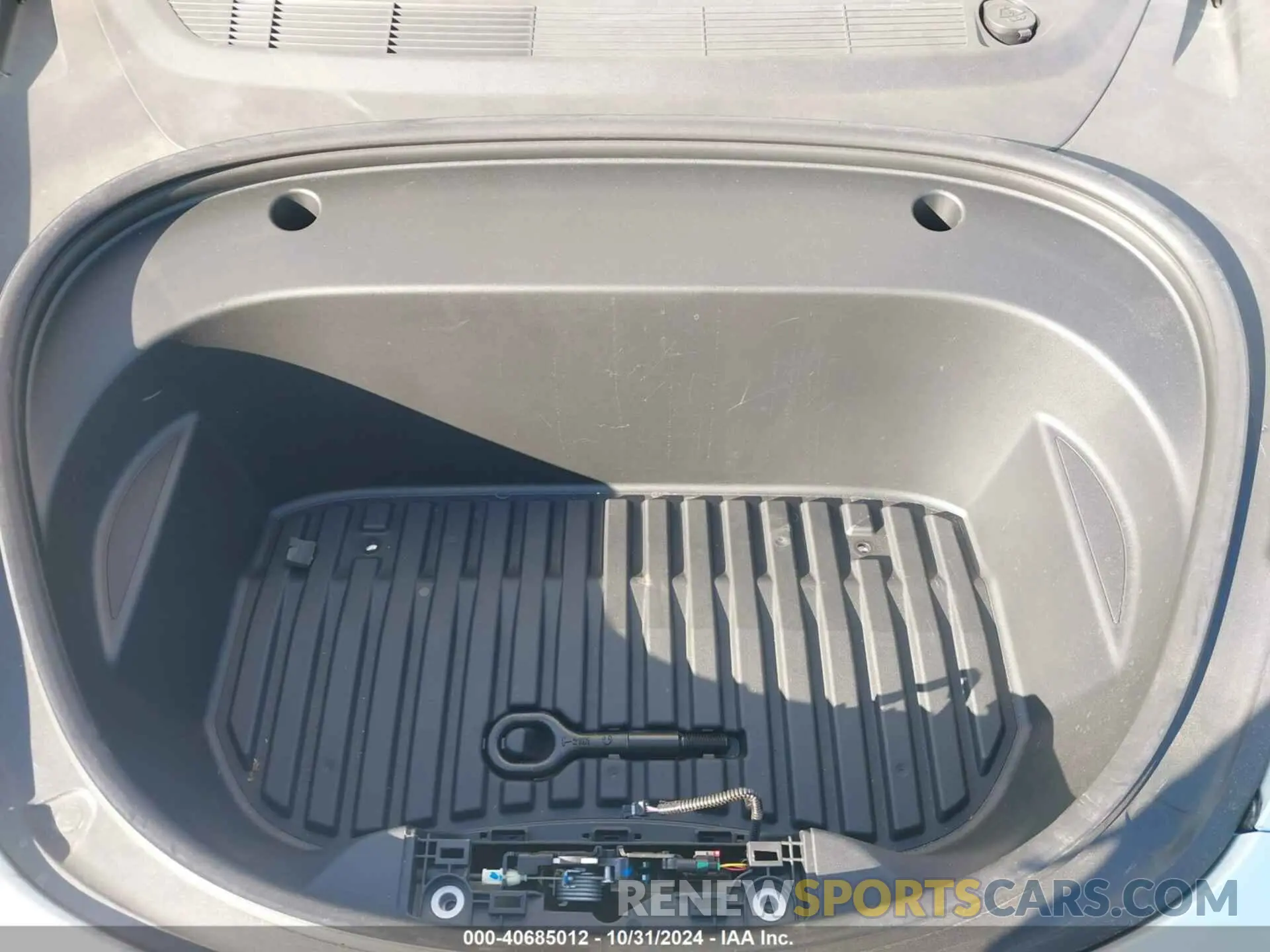 10 Photograph of a damaged car 5YJ3E1EA4NF104389 TESLA MODEL 3 2022