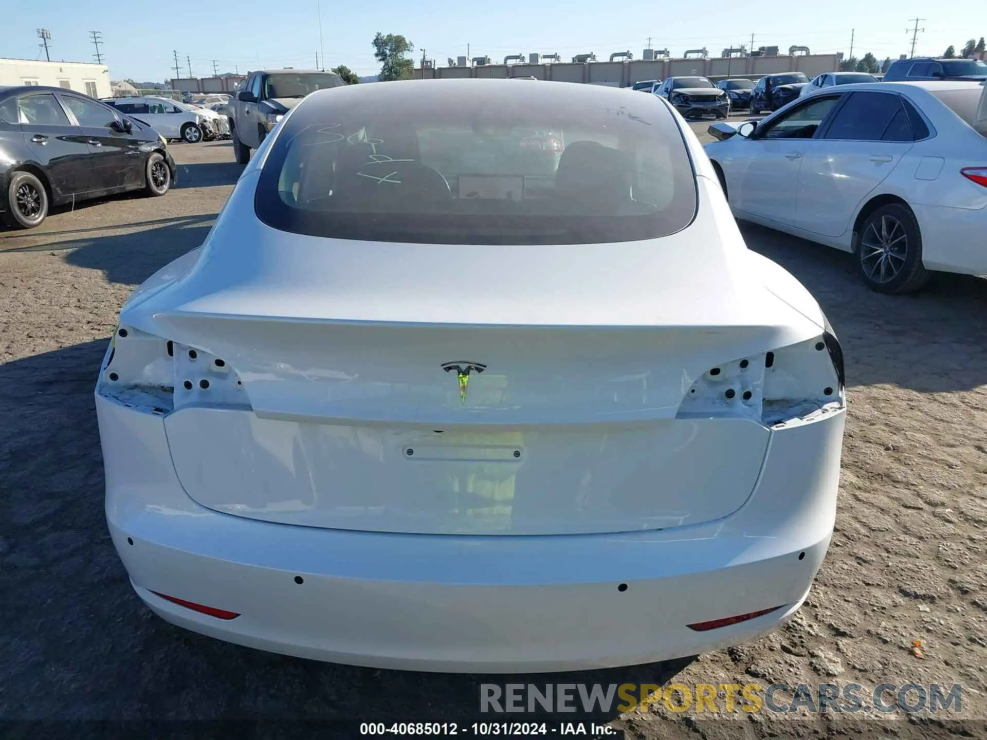 16 Photograph of a damaged car 5YJ3E1EA4NF104389 TESLA MODEL 3 2022