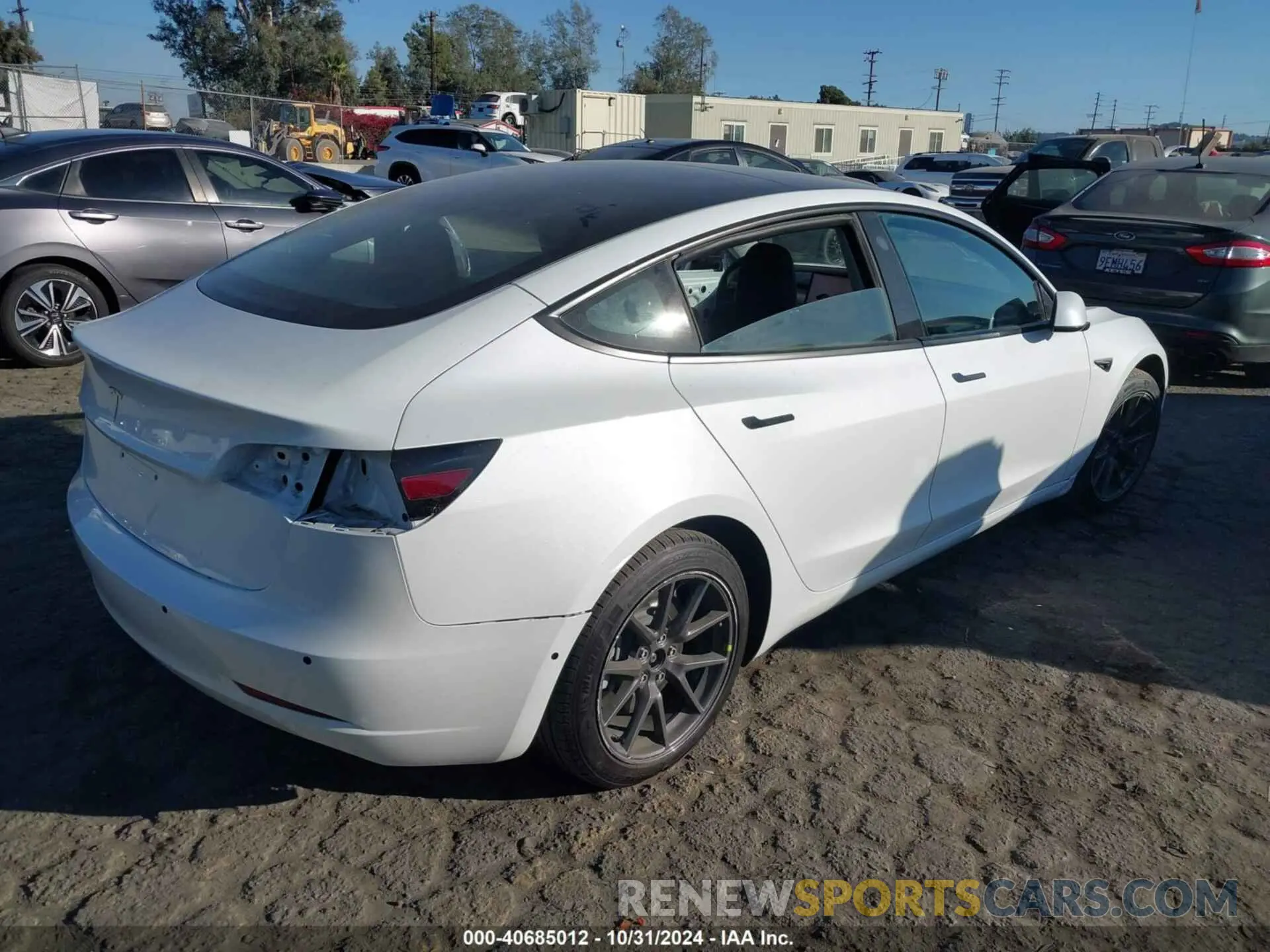 4 Photograph of a damaged car 5YJ3E1EA4NF104389 TESLA MODEL 3 2022