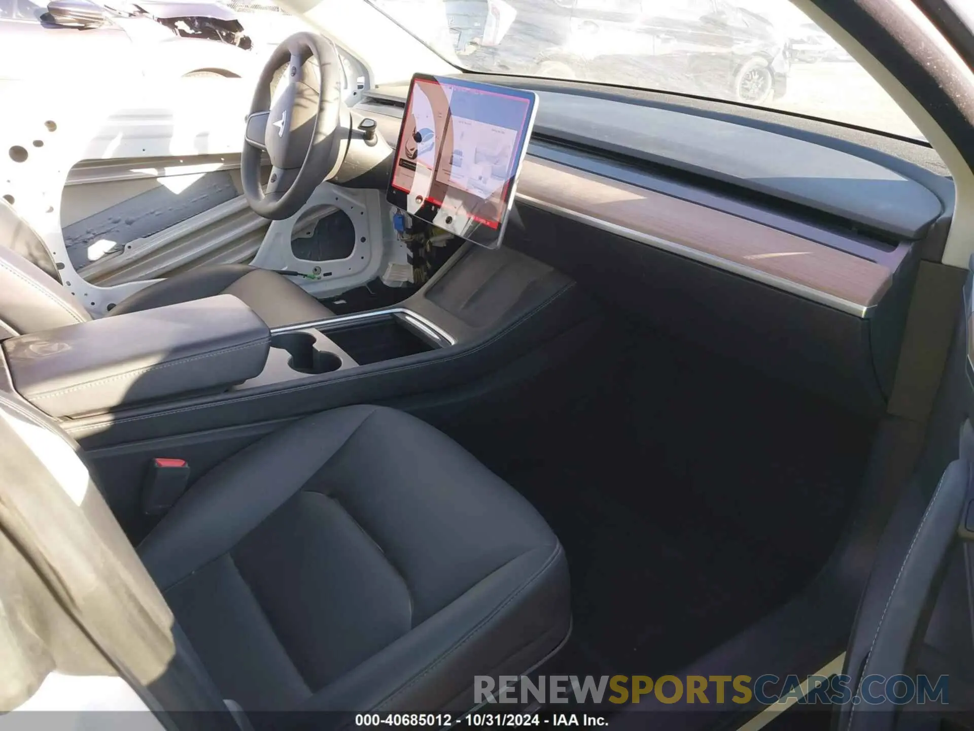 5 Photograph of a damaged car 5YJ3E1EA4NF104389 TESLA MODEL 3 2022