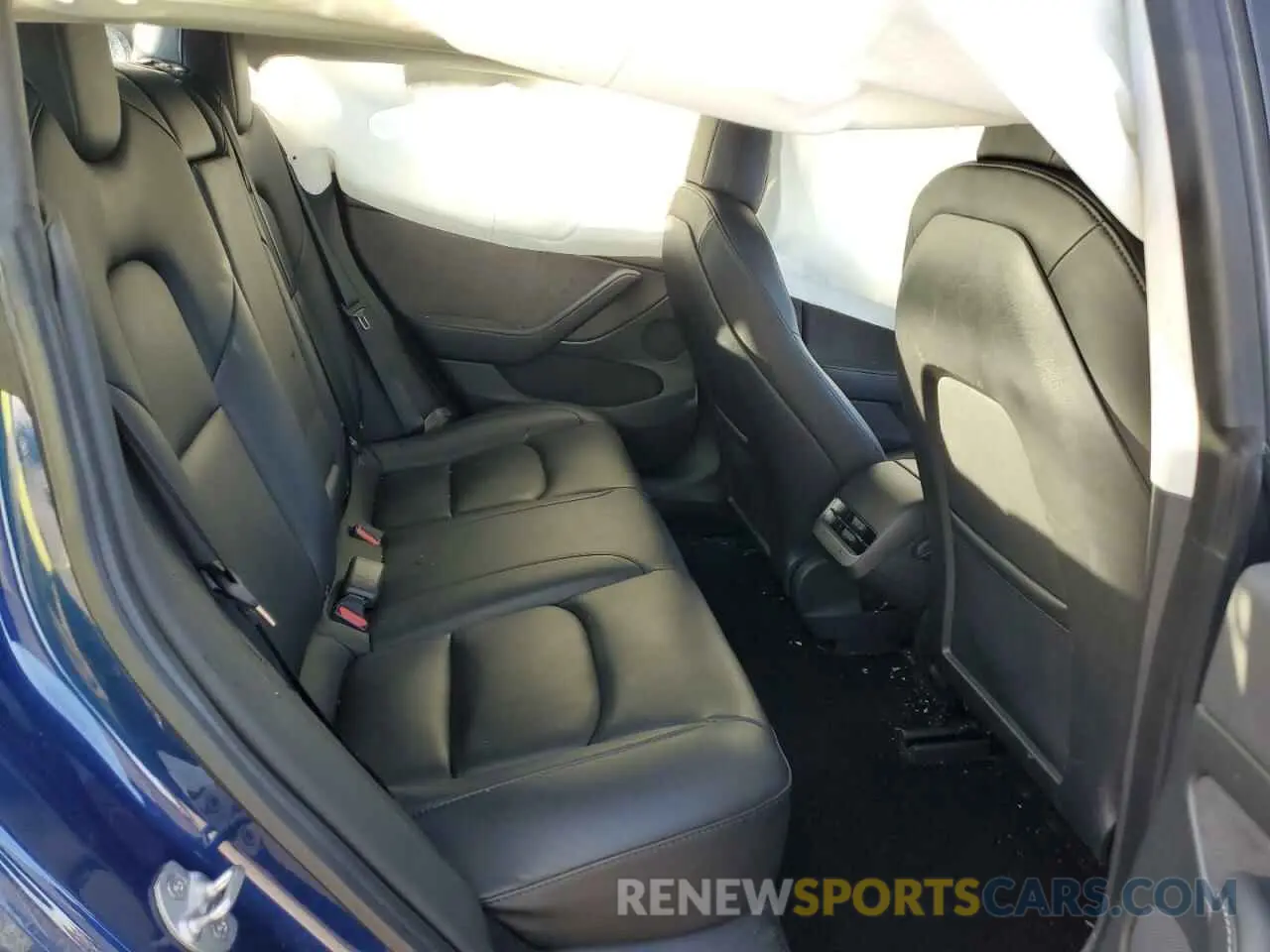 10 Photograph of a damaged car 5YJ3E1EA4NF123007 TESLA MODEL 3 2022