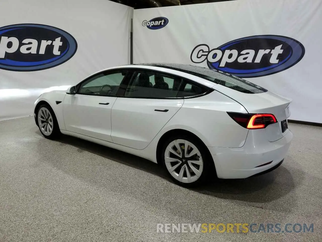 2 Photograph of a damaged car 5YJ3E1EA4NF186642 TESLA MODEL 3 2022