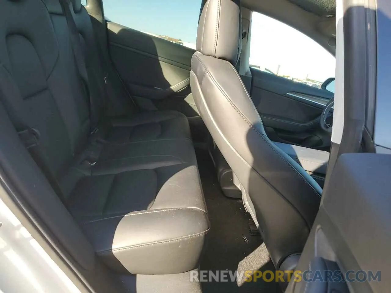 10 Photograph of a damaged car 5YJ3E1EA4NF238433 TESLA MODEL 3 2022