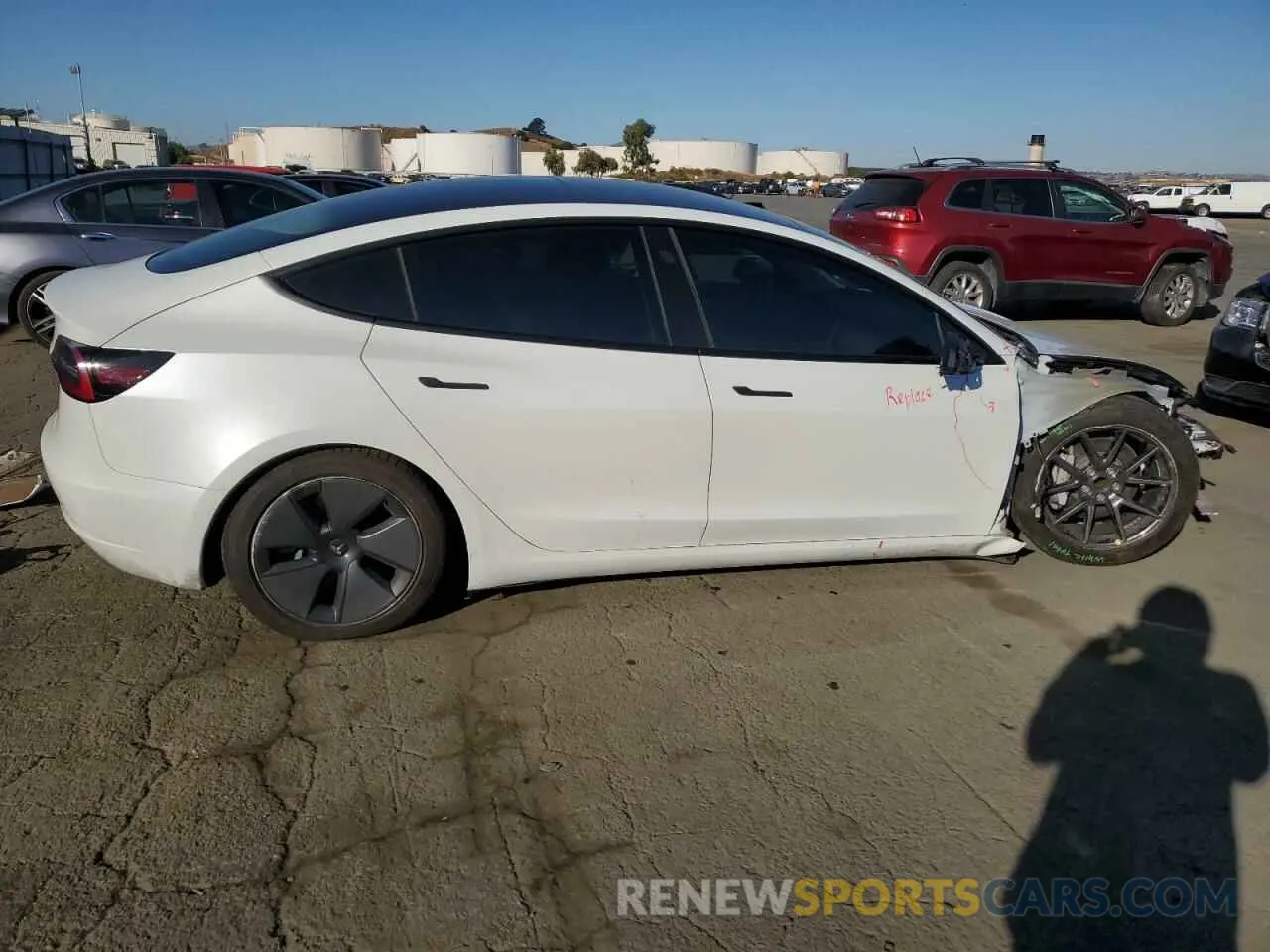 3 Photograph of a damaged car 5YJ3E1EA4NF238433 TESLA MODEL 3 2022