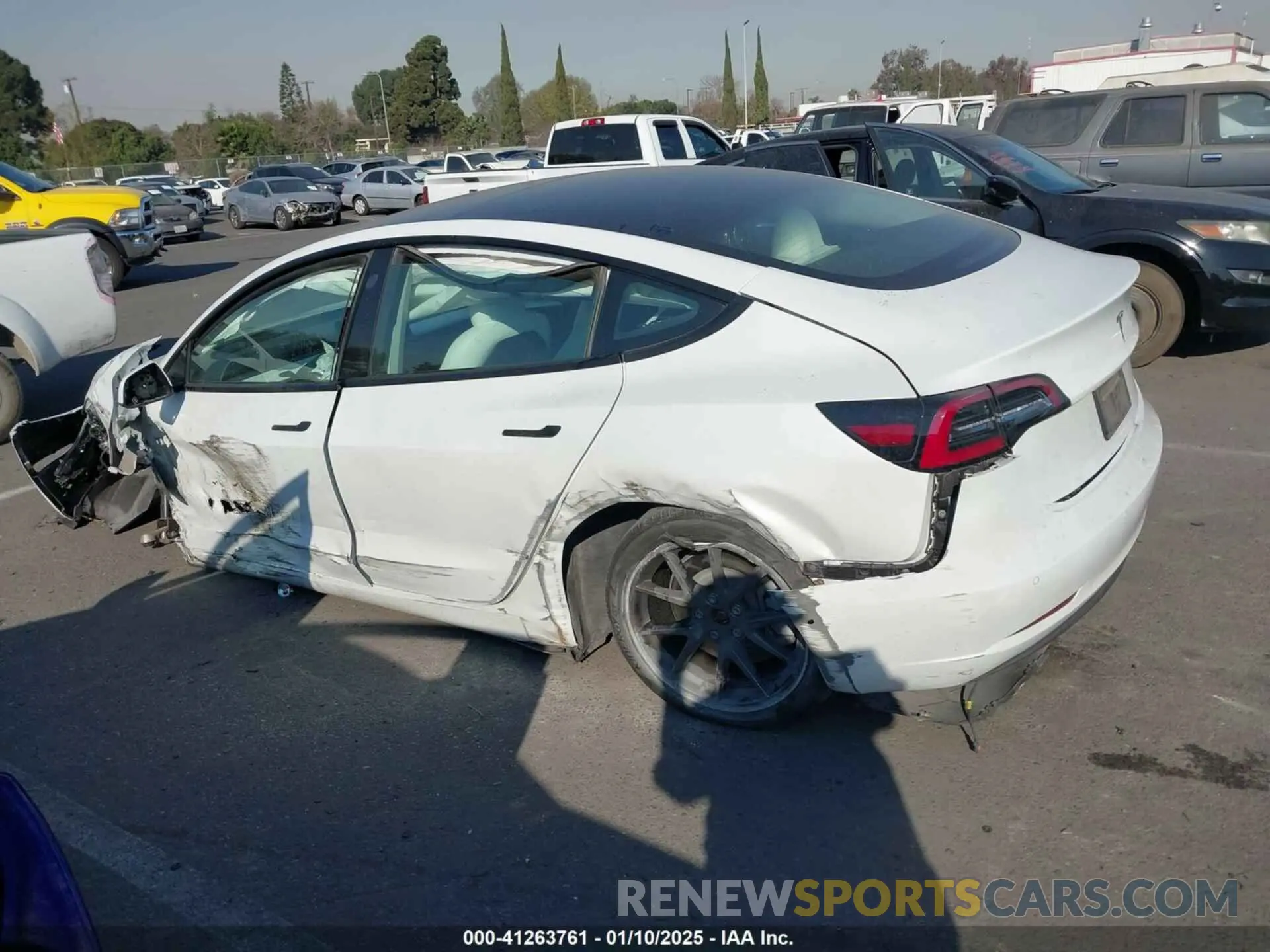 14 Photograph of a damaged car 5YJ3E1EA4NF319237 TESLA MODEL 3 2022