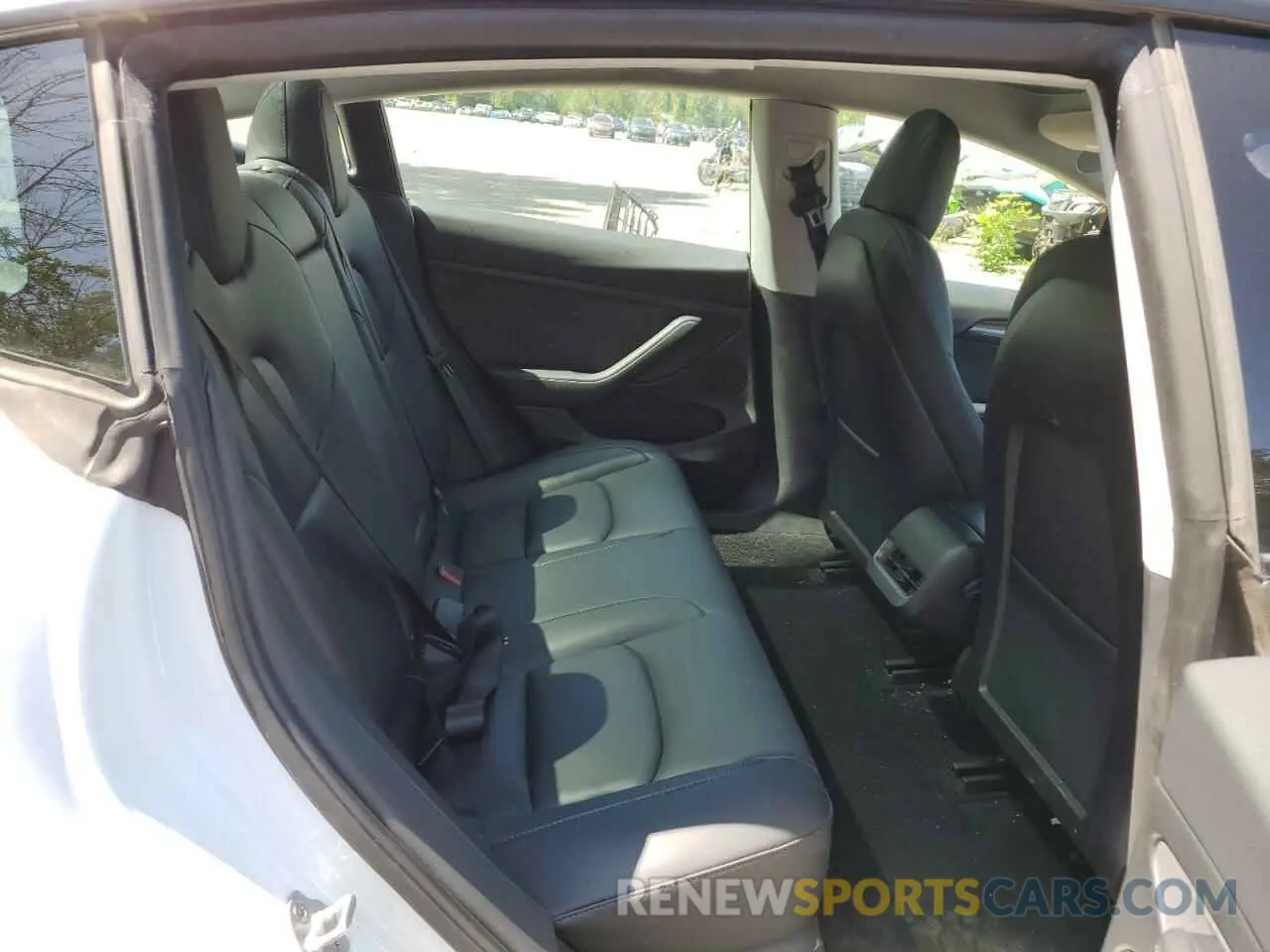 10 Photograph of a damaged car 5YJ3E1EA4NF340377 TESLA MODEL 3 2022