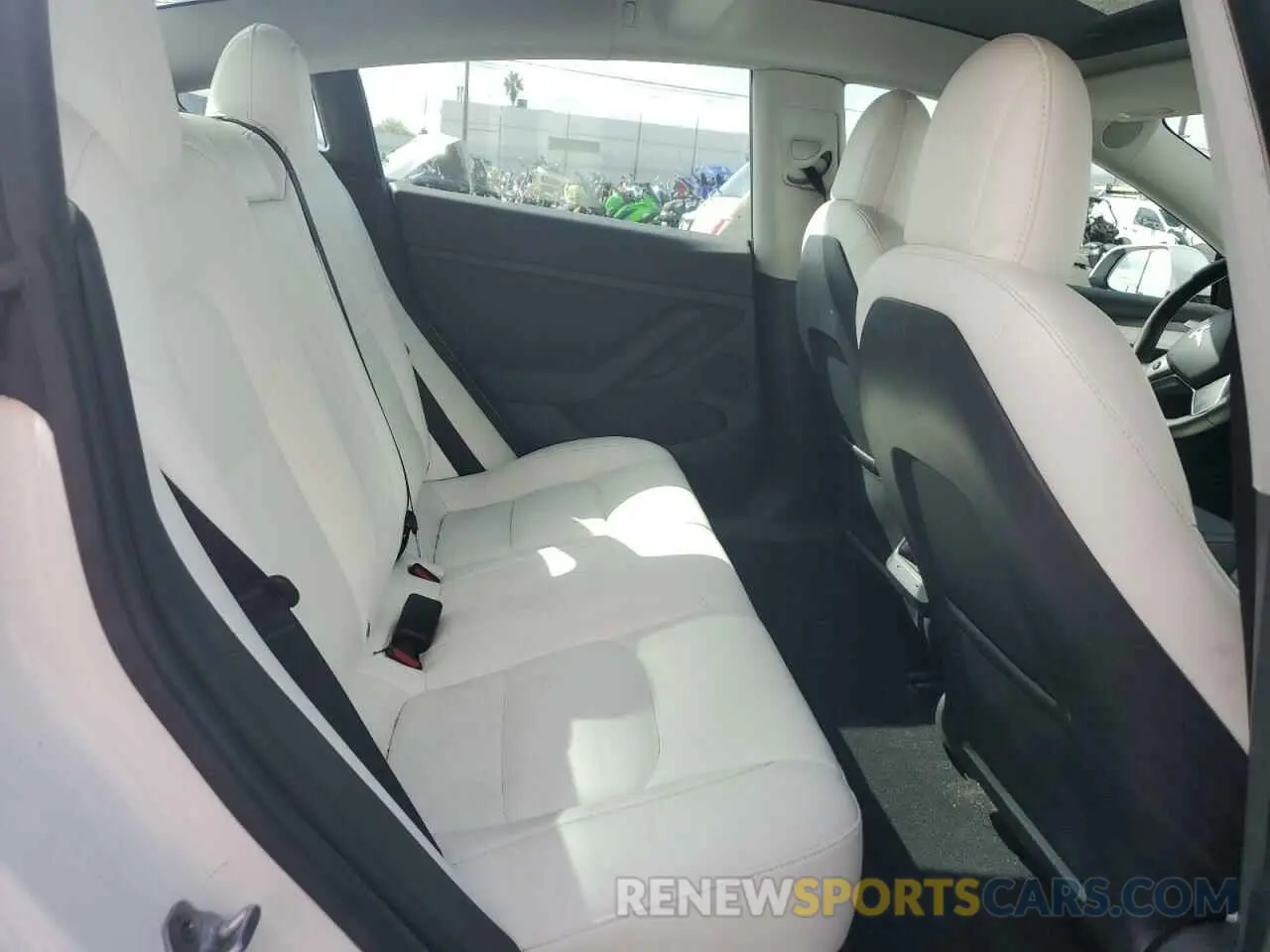 10 Photograph of a damaged car 5YJ3E1EA4NF354750 TESLA MODEL 3 2022